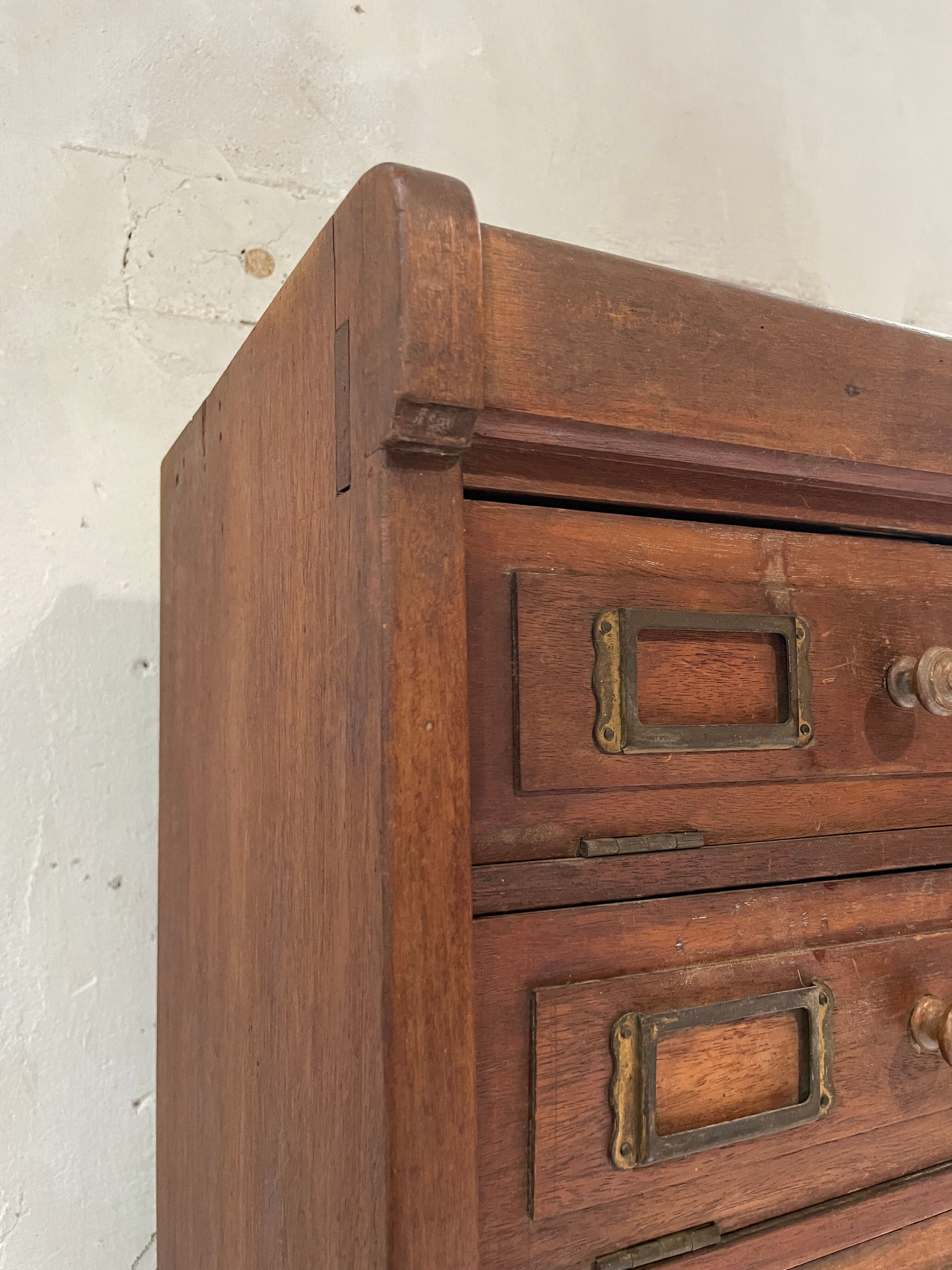 Furniture with 34 oak valves