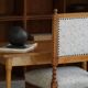 English-style baroque chair with twisted legs in elm, 1920s.