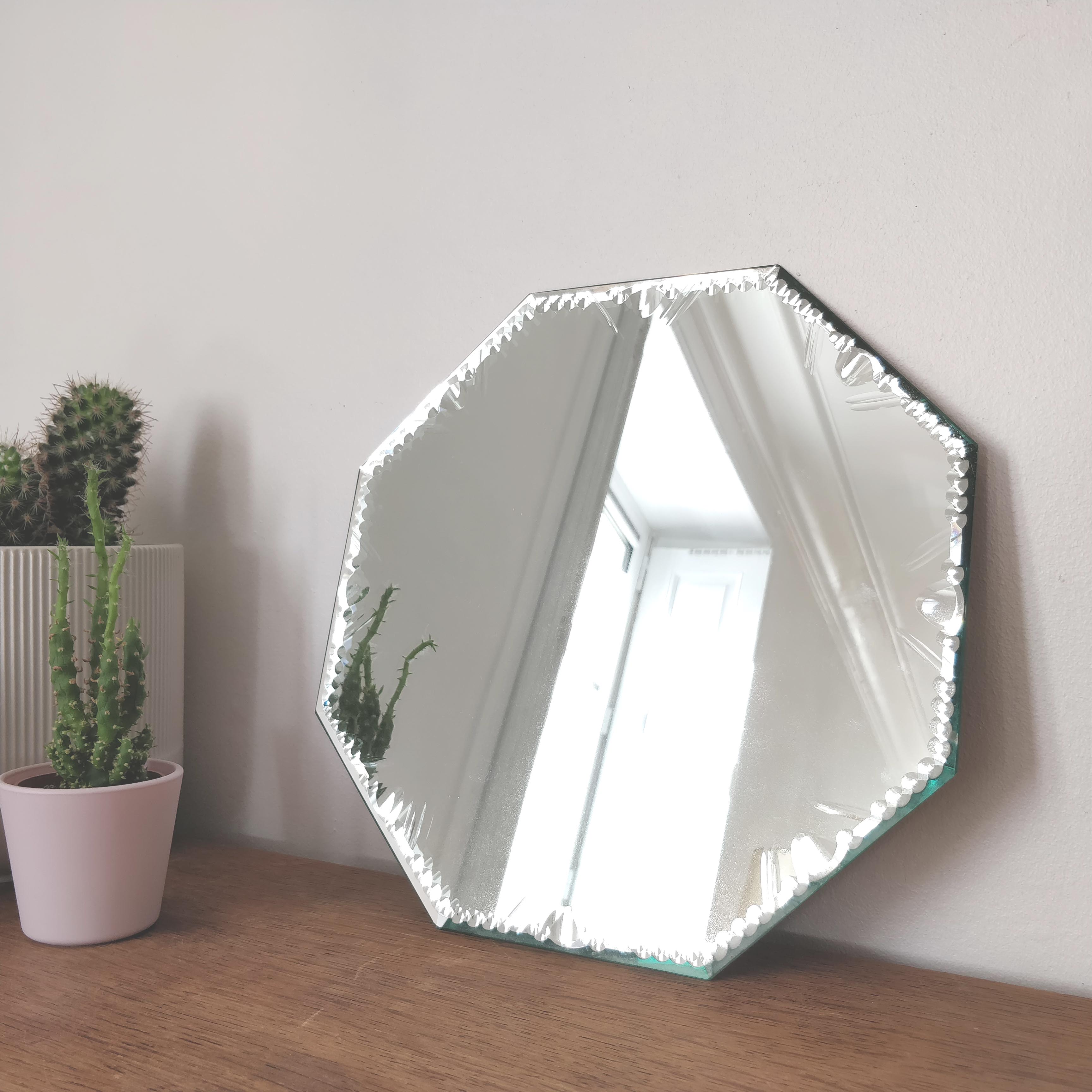 Bevelled and chiseled hexagonal mirror 27x27cm