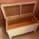Coffre de rangement en bois blanc