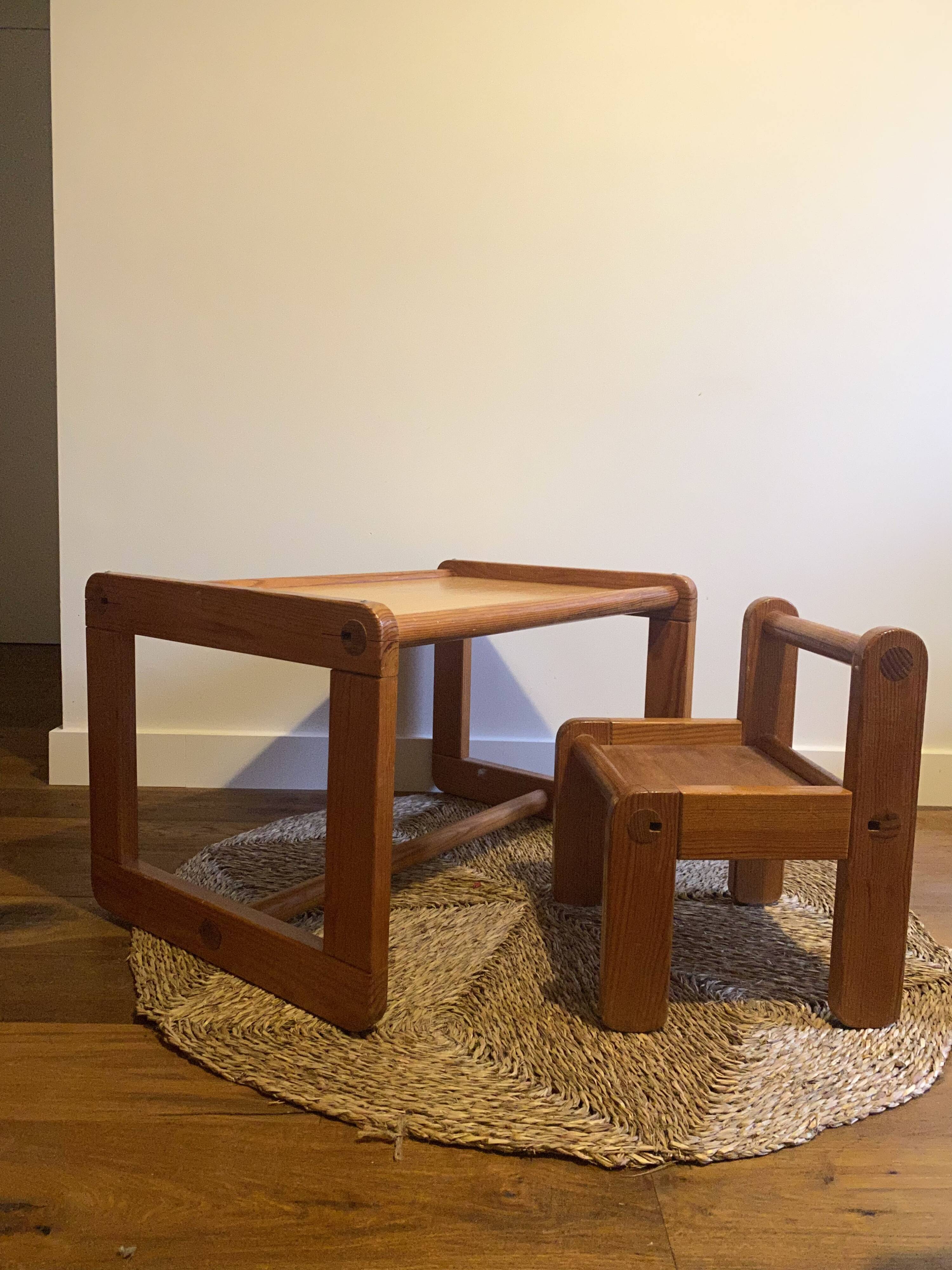 Children's desk and its wooden seat from the 80s