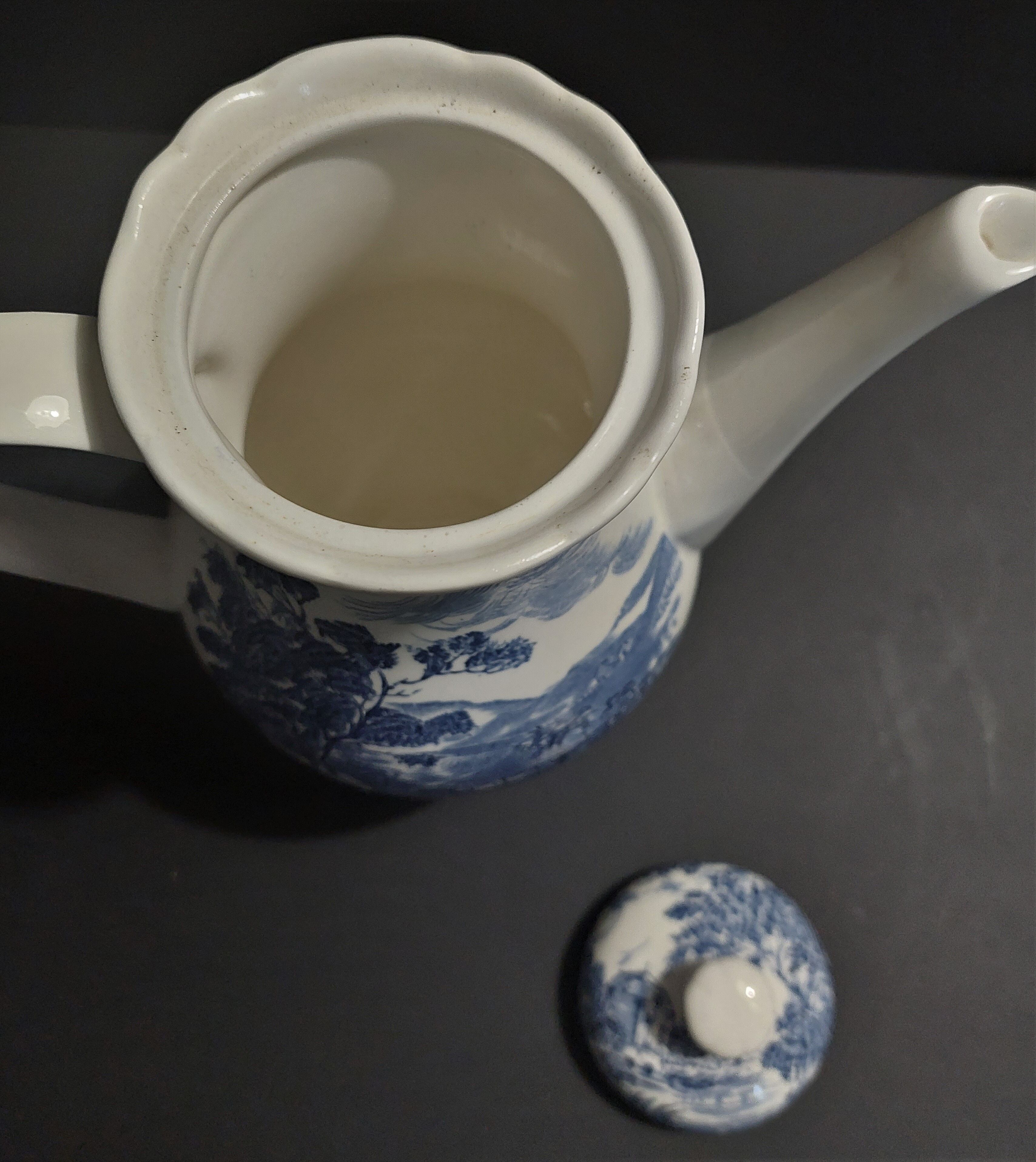 Faience pouring coffee maker Gien decor countryside blue