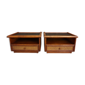 Paire de tables de chevets en bois, rotin, cannage et simili cuir noir