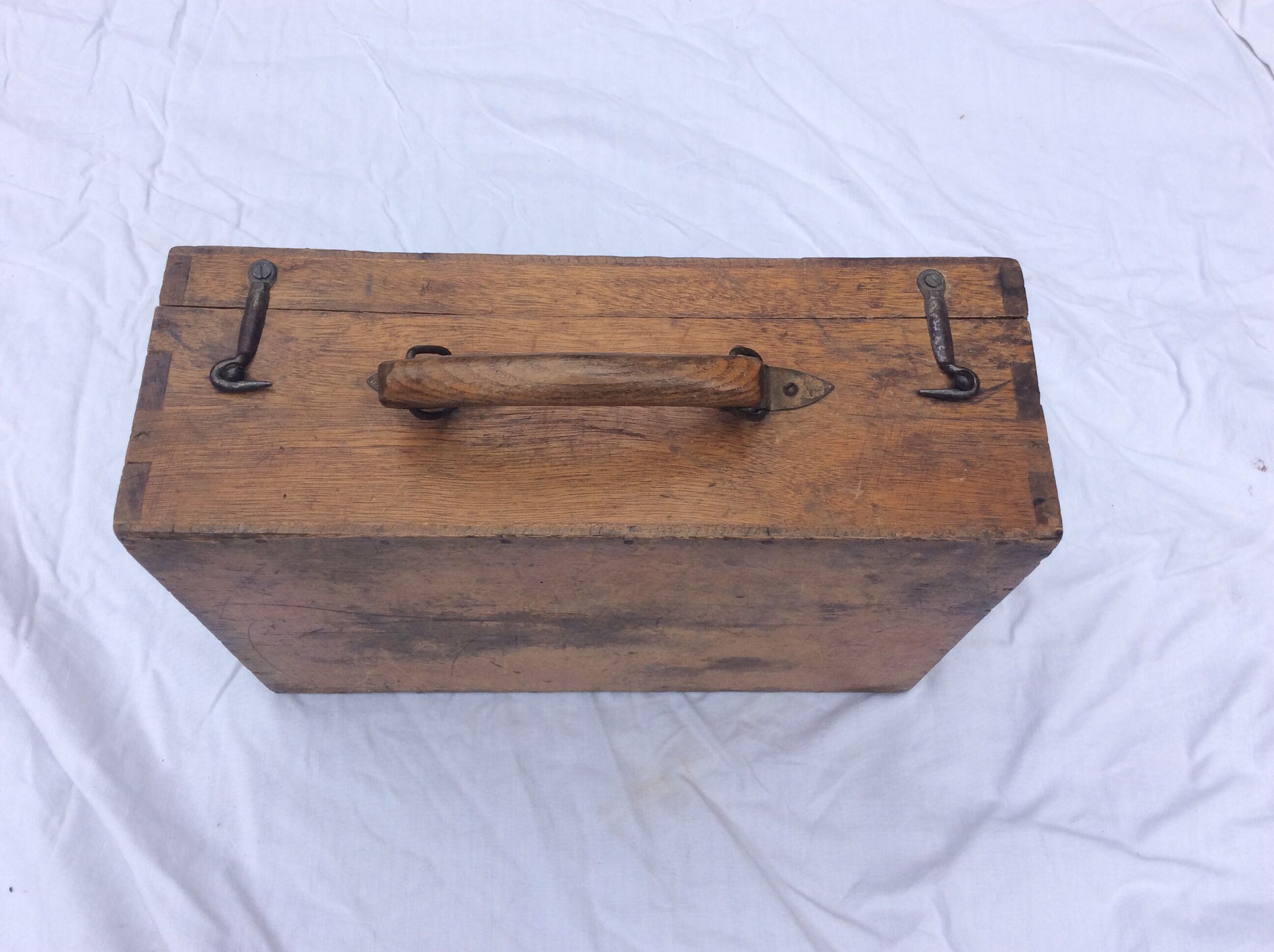 Wooden storage case 1920