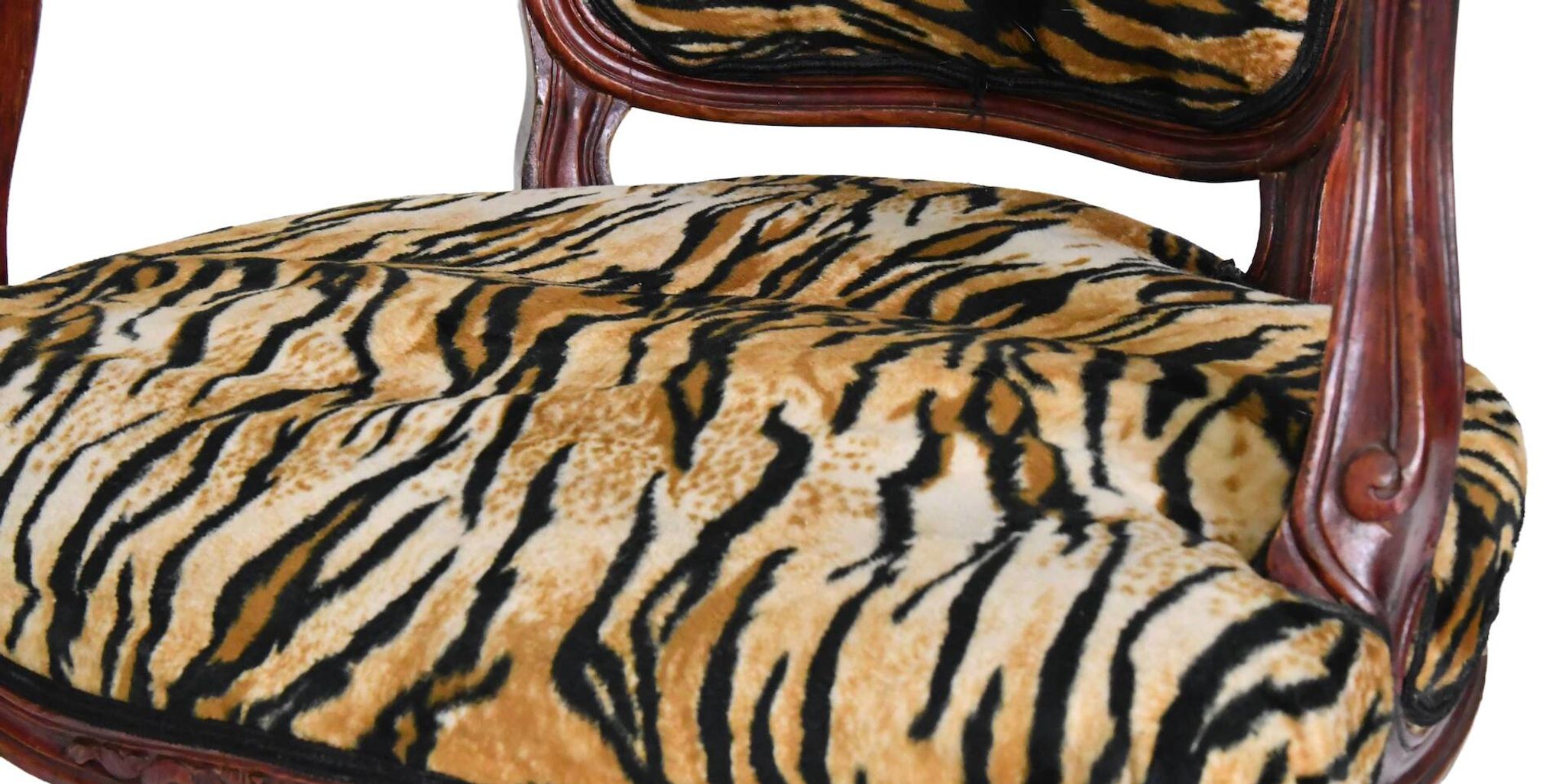 Paire de fauteuils cabriolet de style Louis XV