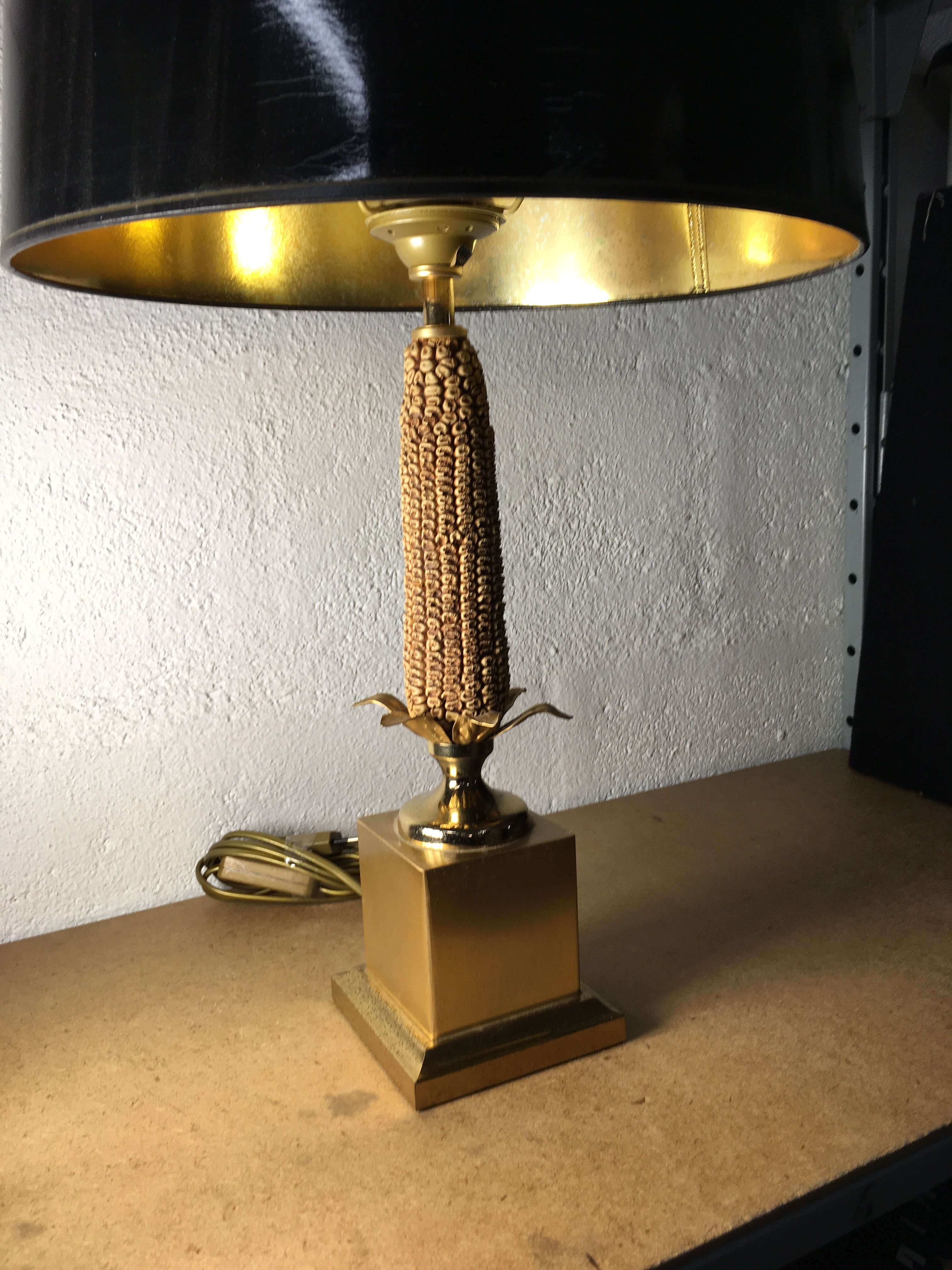 Vintage corn cob lamp
