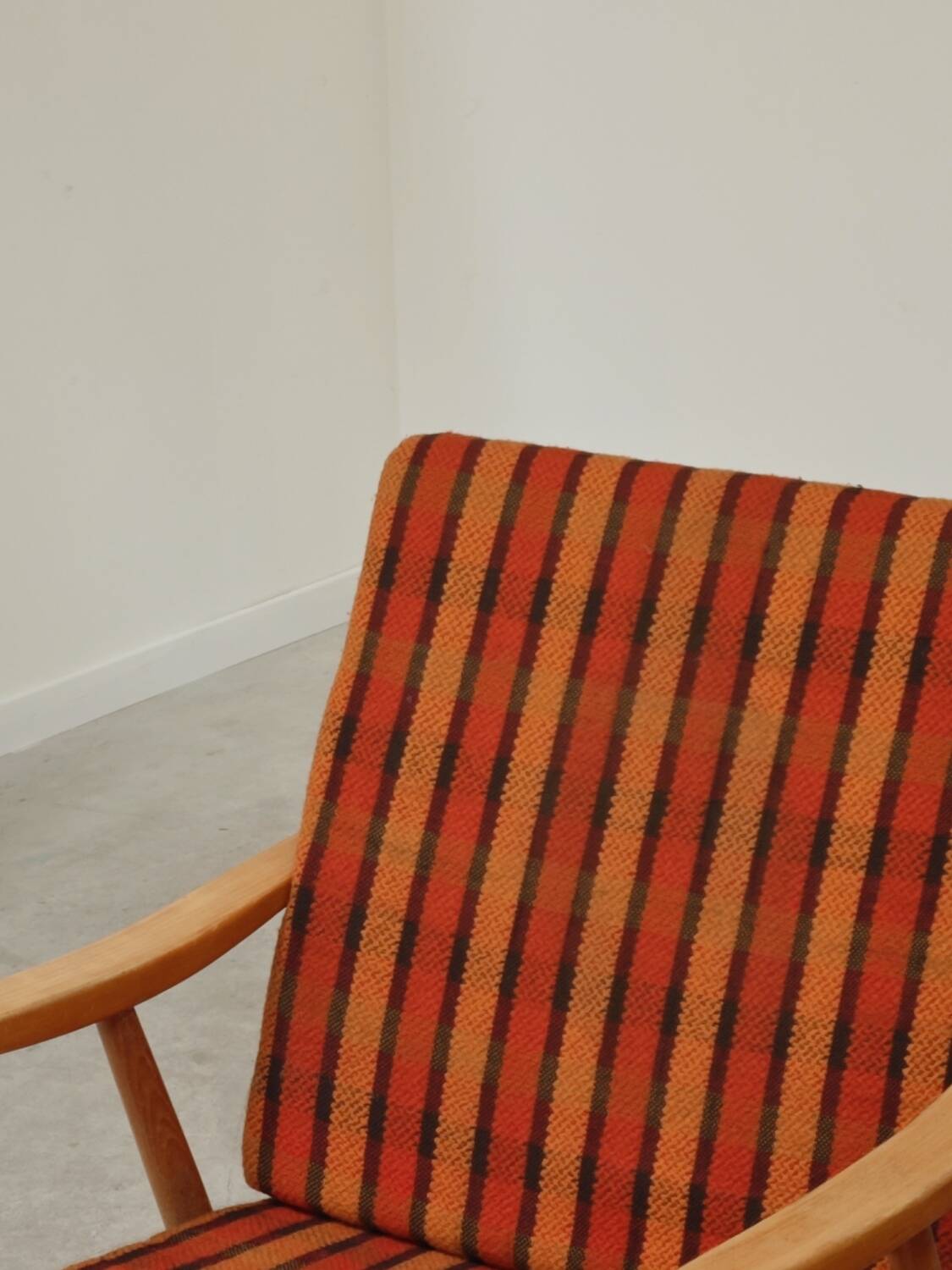 Pair of armchairs (TON) Thonet by Antonin Suman, orange pattern