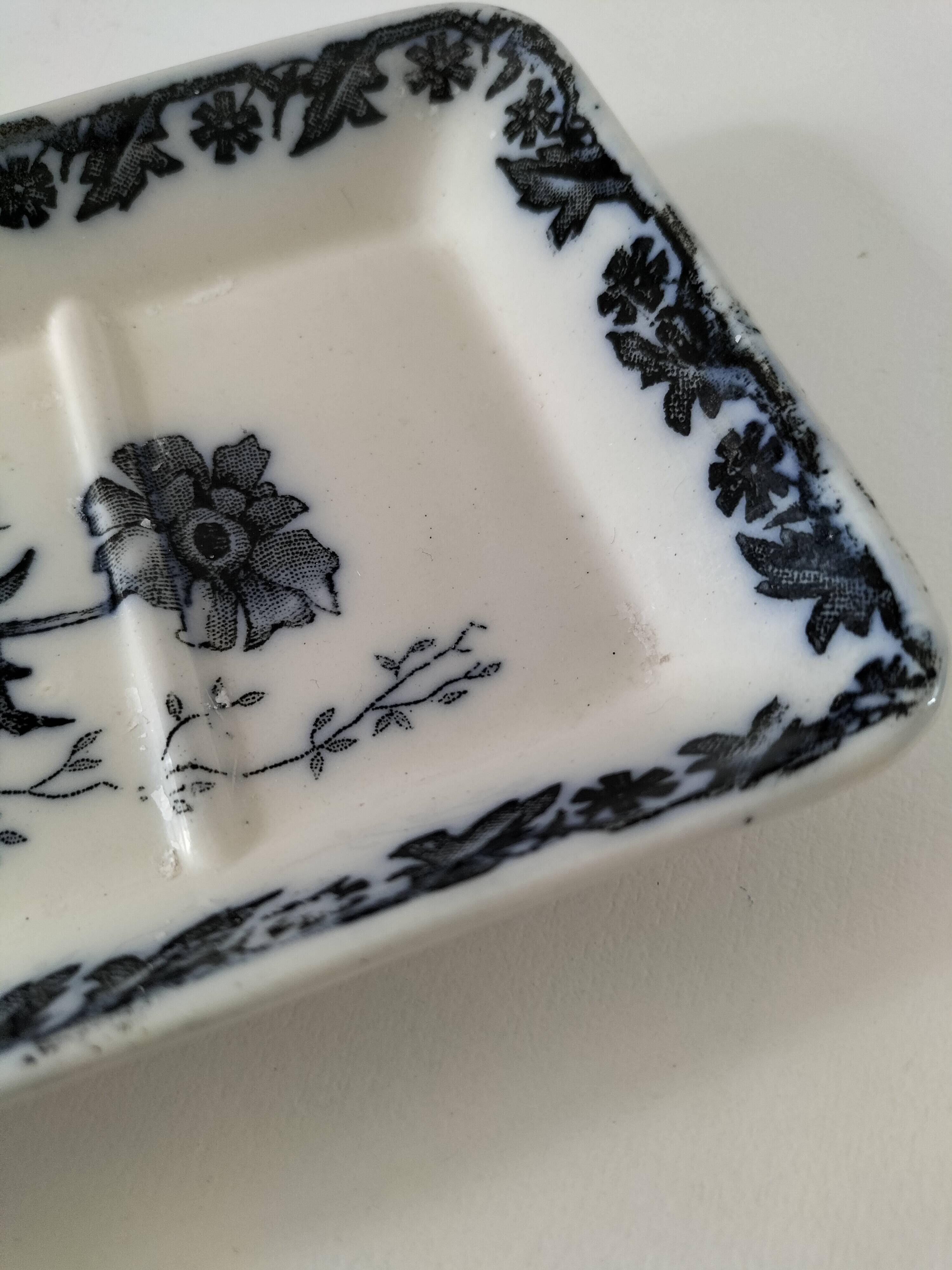 Small Saint-Amand Hamage earthenware tray – Anémone model