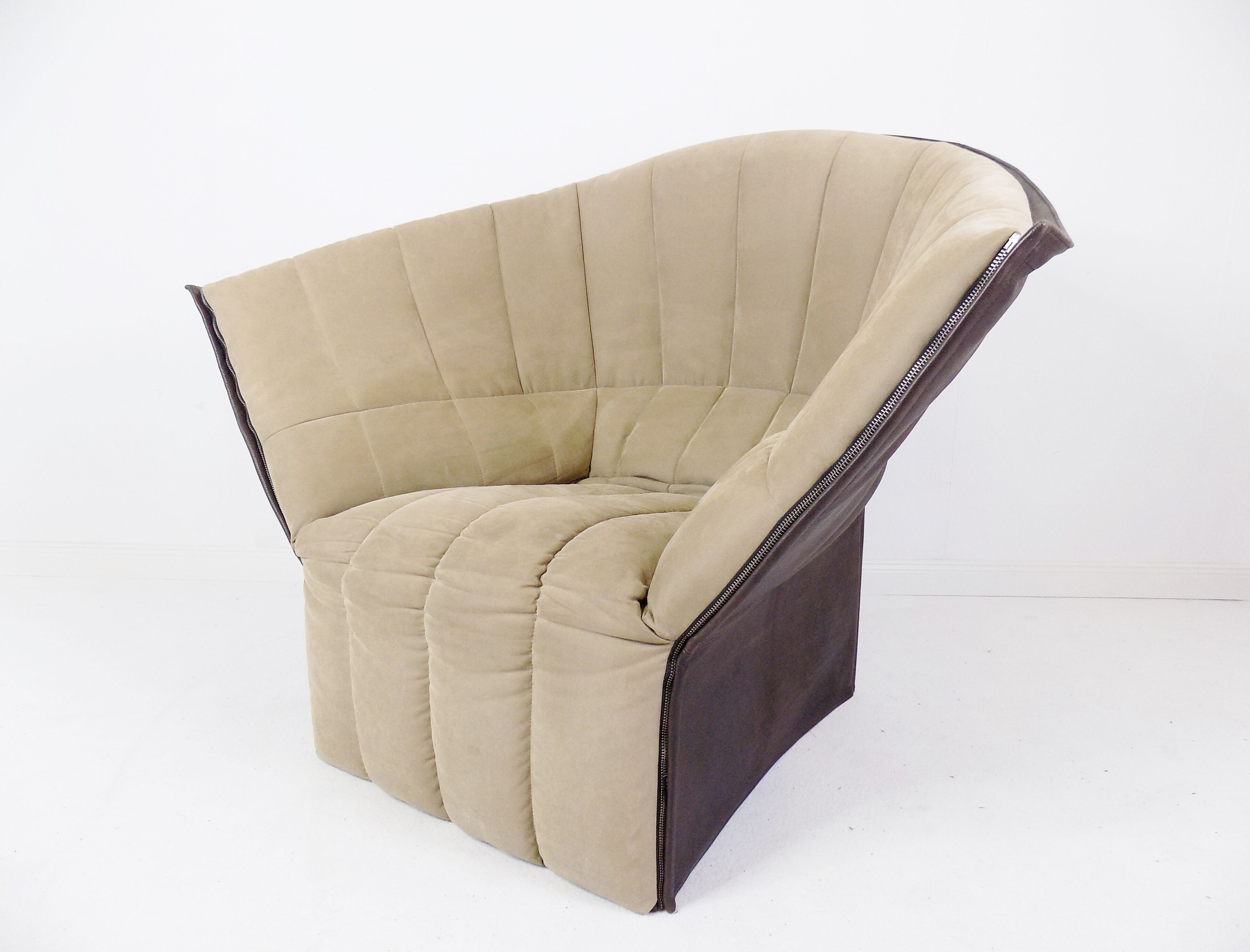 Moel lounge chair by Inga Sempé for Ligne Roset