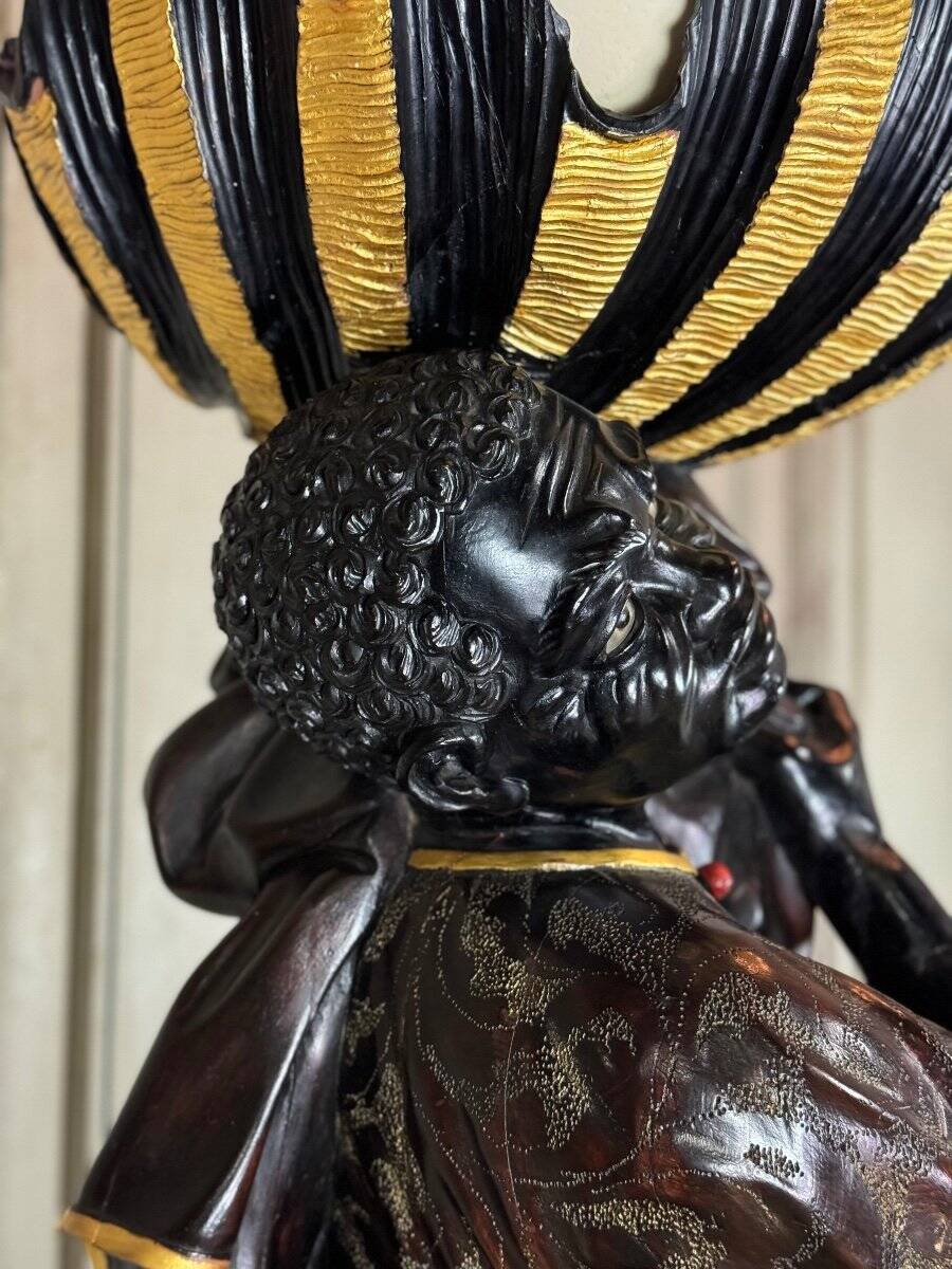 Pair of Moorish vasque holders, lacquered and gilded Venetian sculptures, circa 1880.