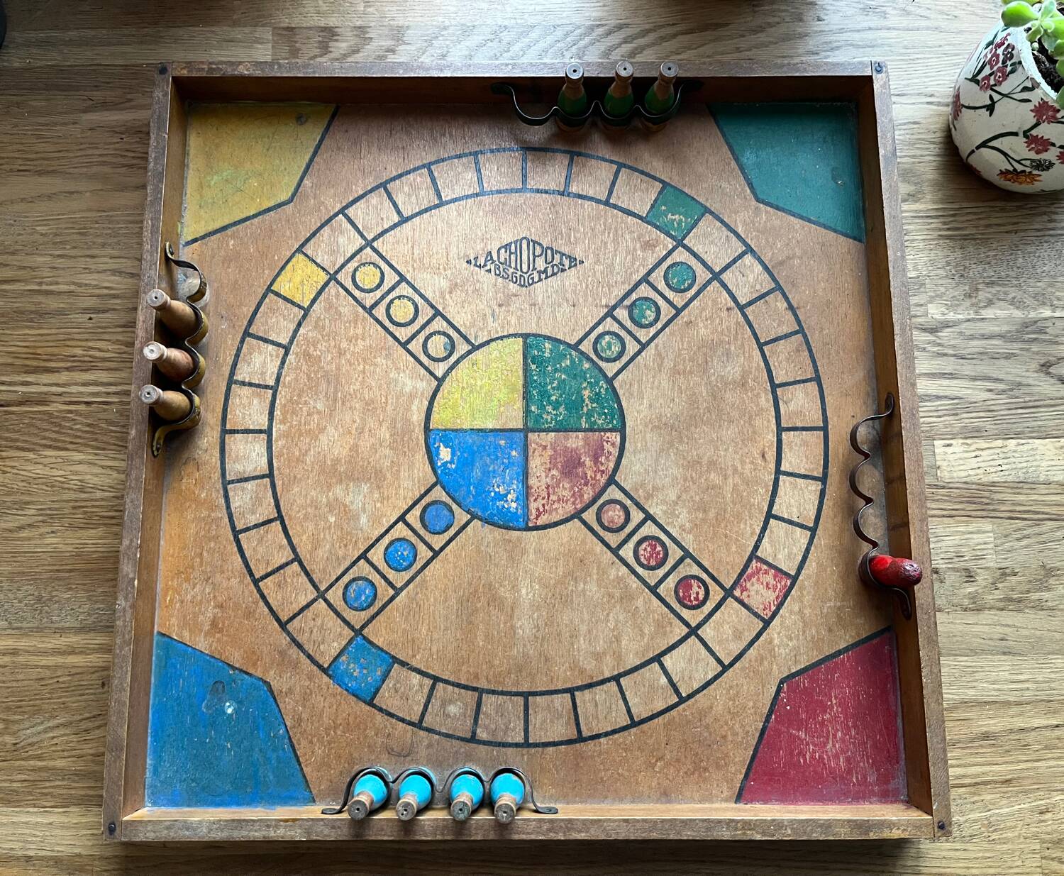 Old wooden game chopotte