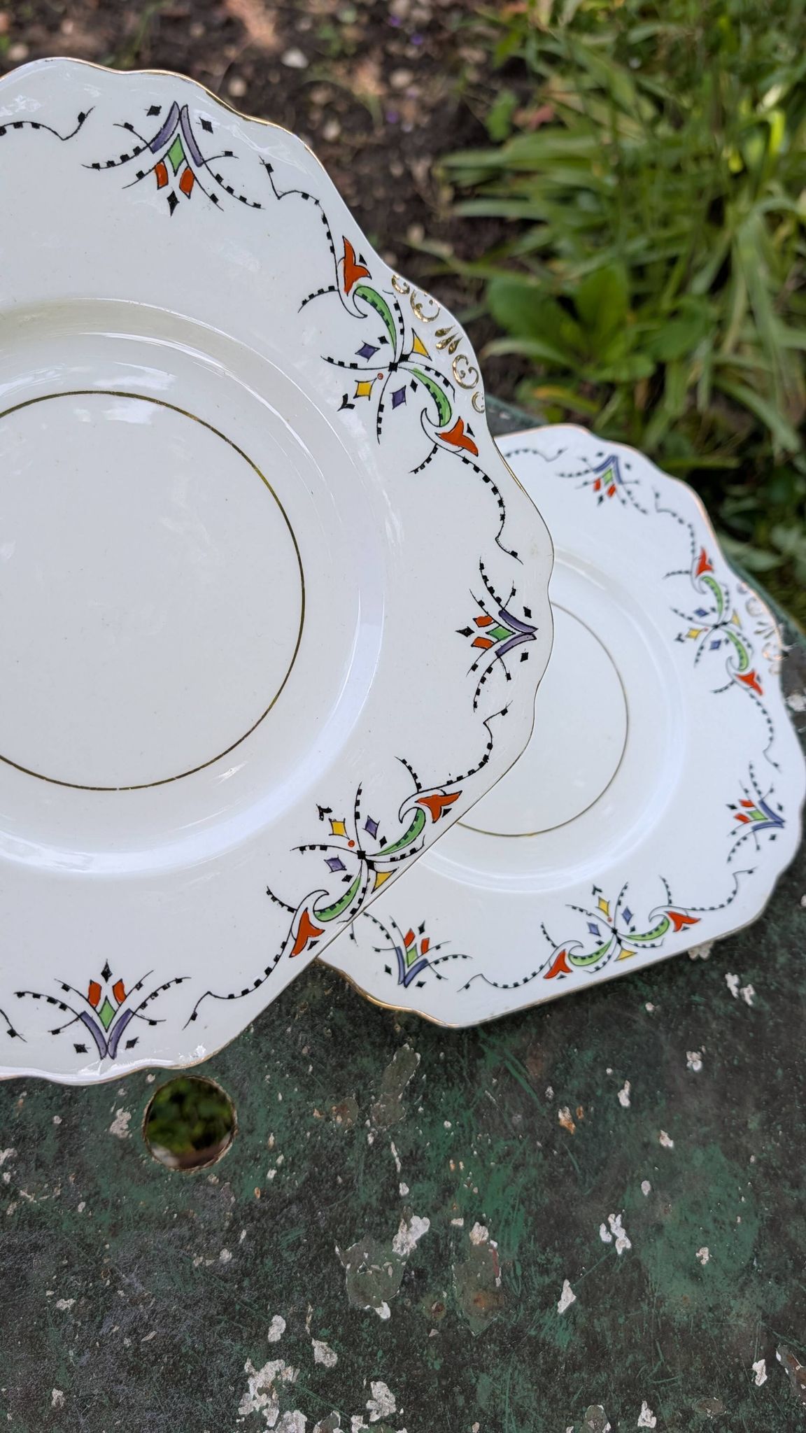 Pair of English Art Deco dishes Gladstone
