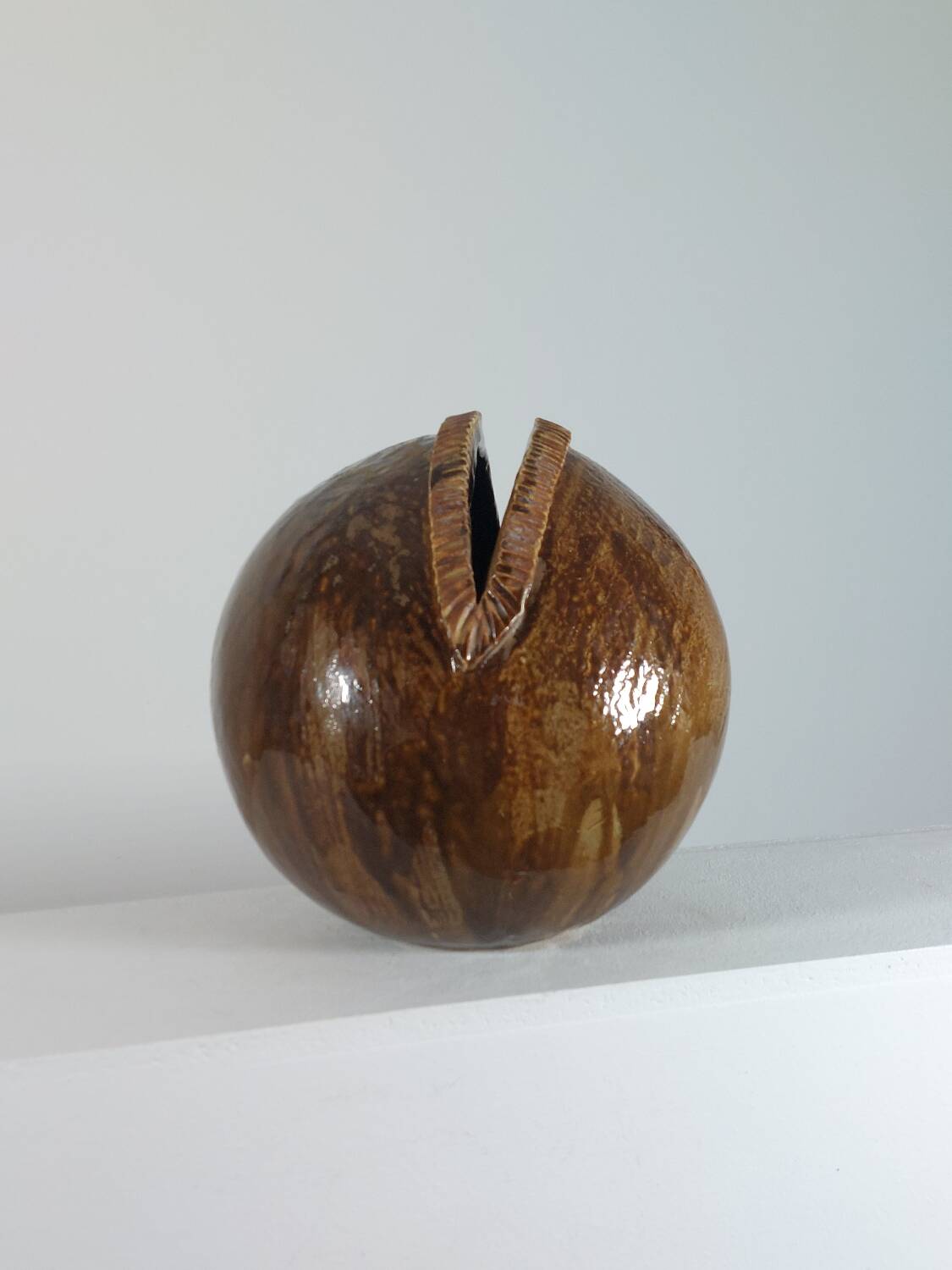 Vase en céramique brutaliste vintage unique en son genre