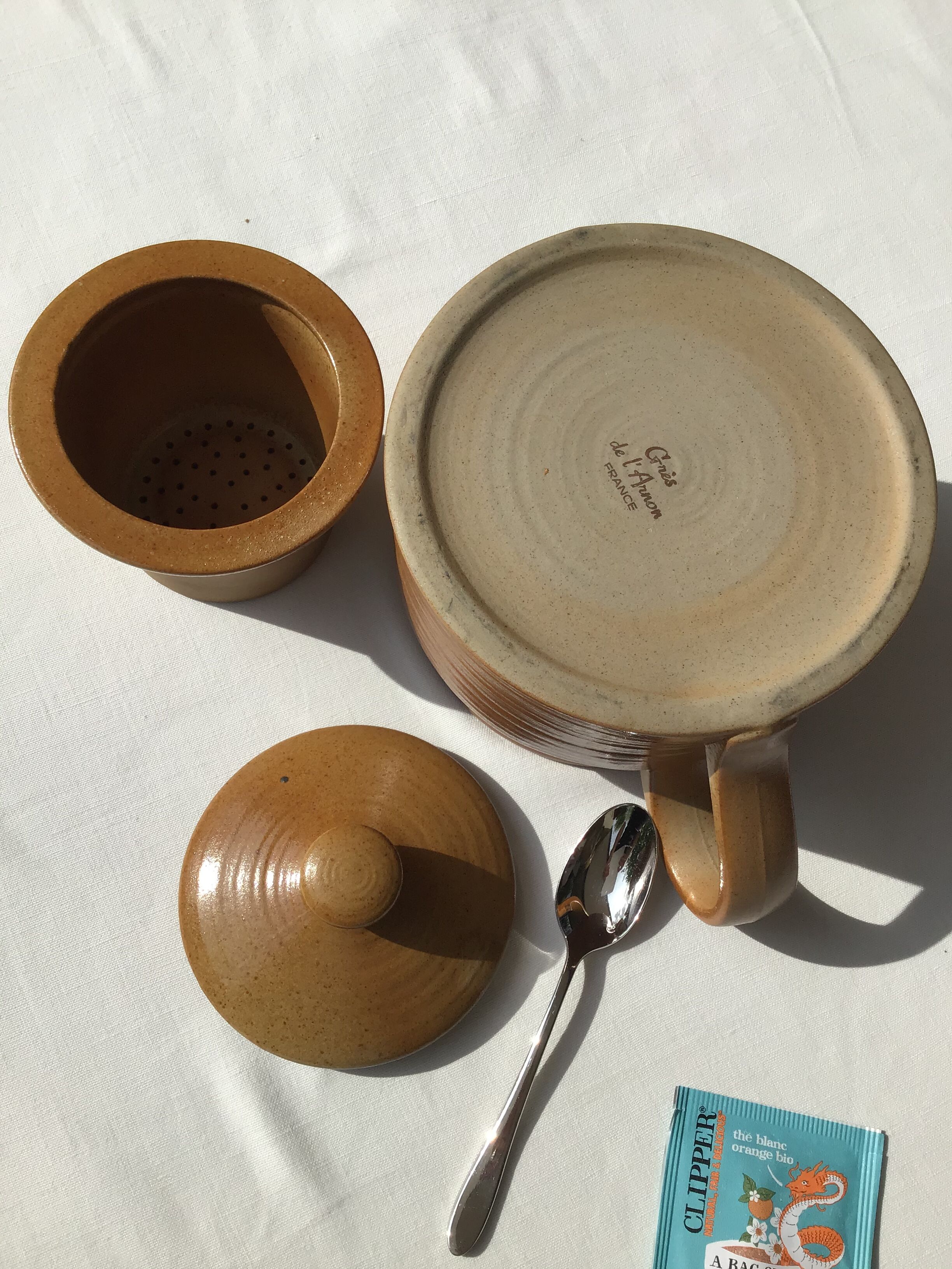 Arnon sandstone teapot with filter