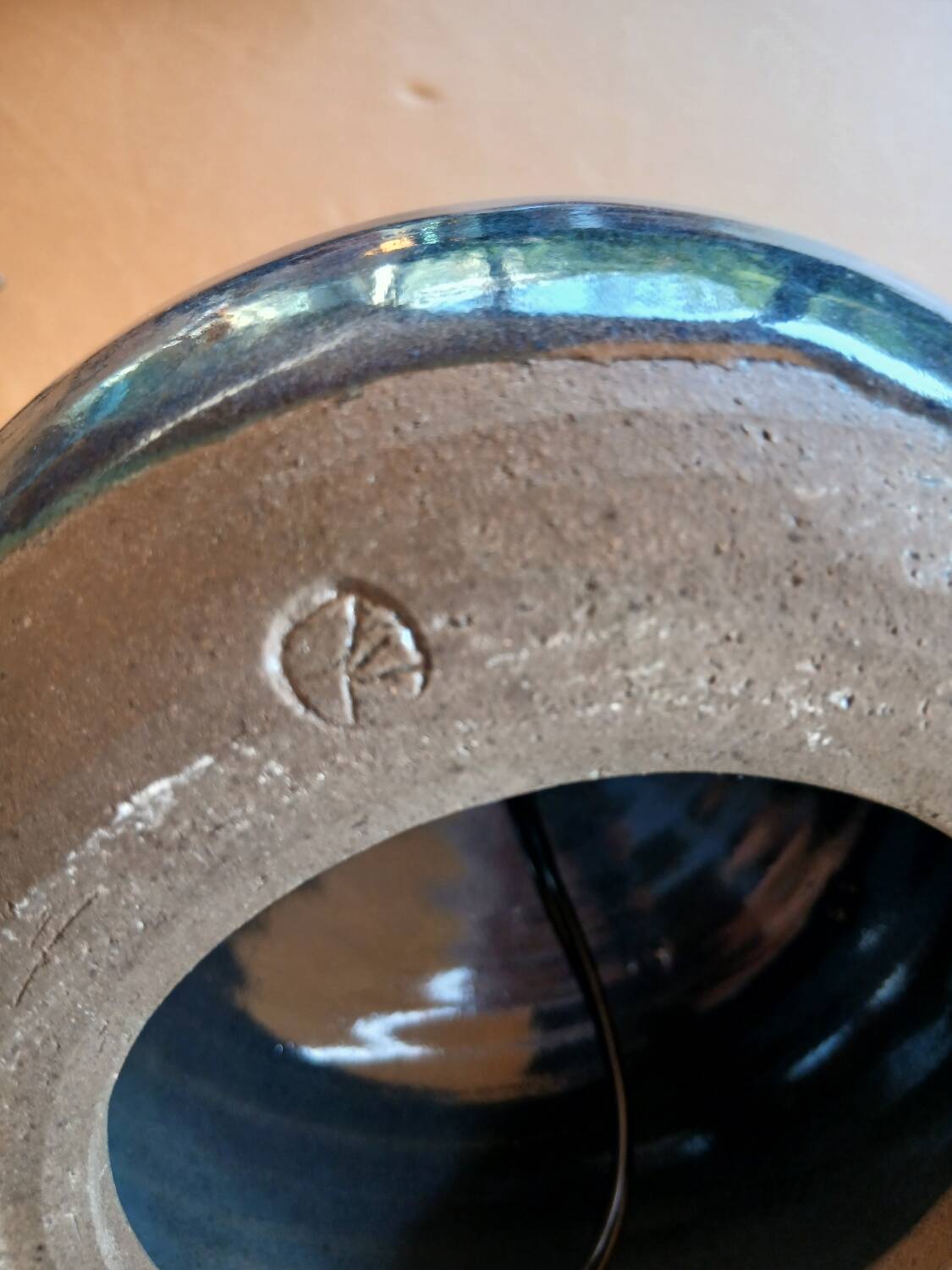 Puisay-style lamp base to be identified