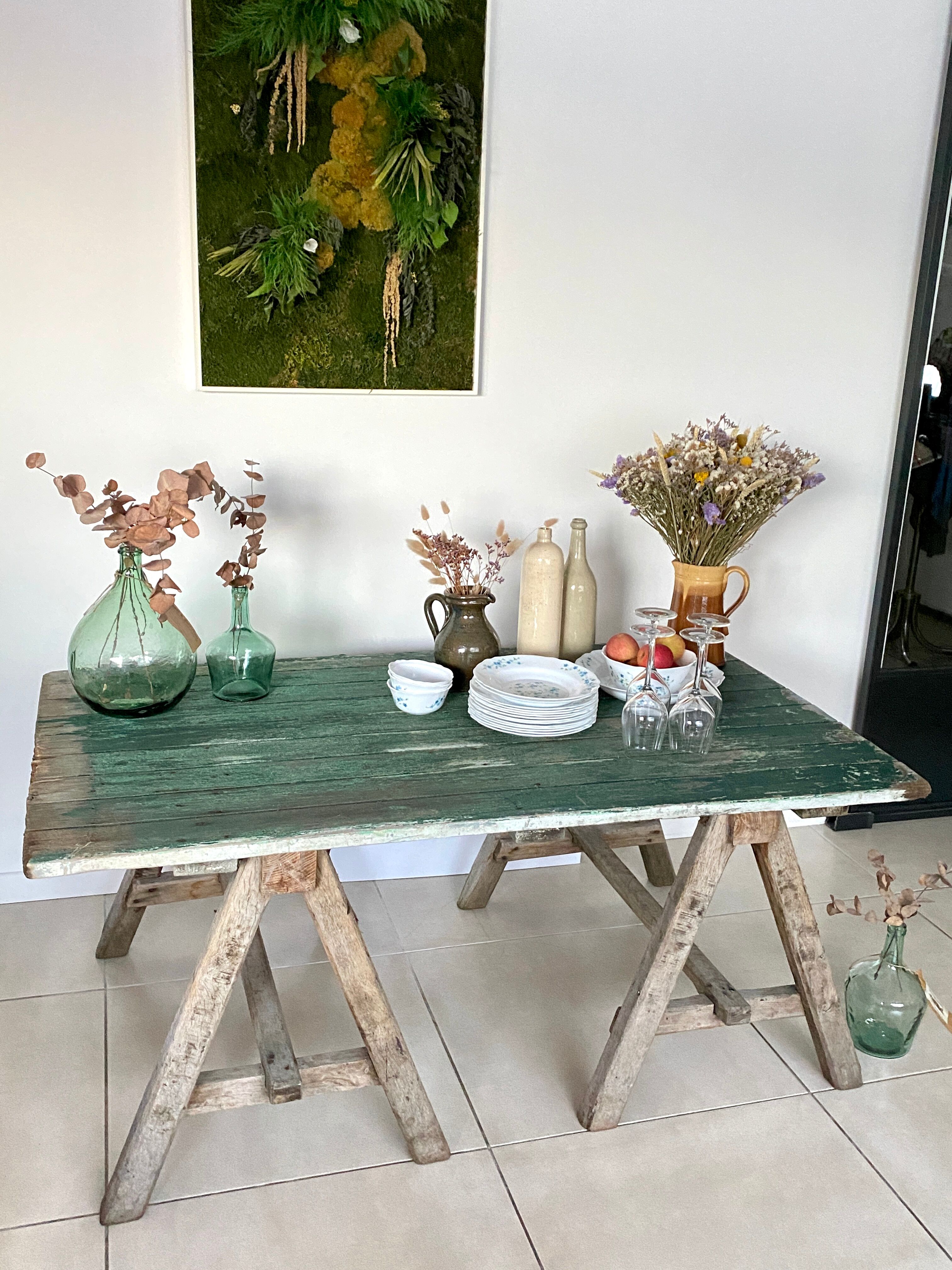 Table basse sur tréteaux anciens en bois