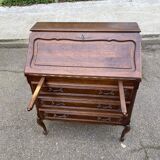 Secretary desk with slanted top and 3 drawers in Louis XV style.
