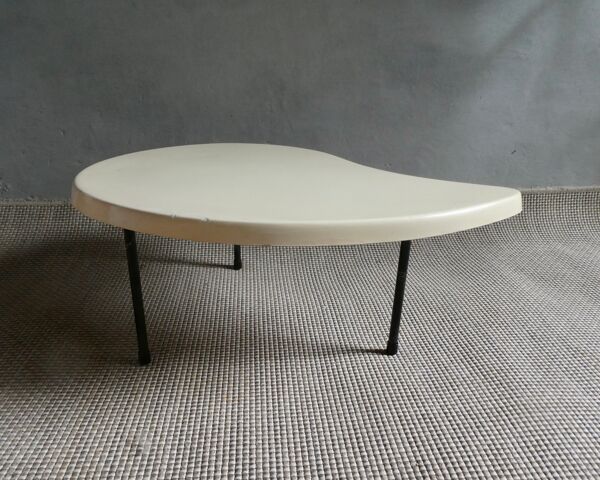 Table basse tripode, forme goutte d'eau, années 60