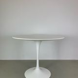 Eero Saarinen Tulip Dining Table white