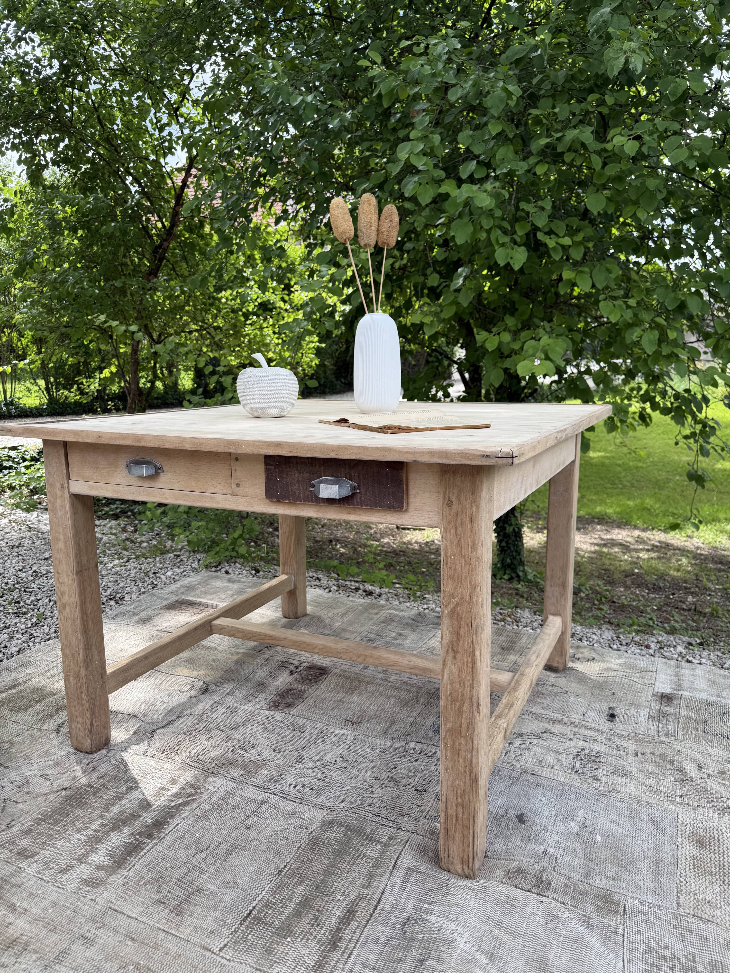 Table bois carré / Table à manger / table de boulanger