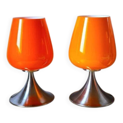 Paire de lampes space age en opaline orange et métal chromé