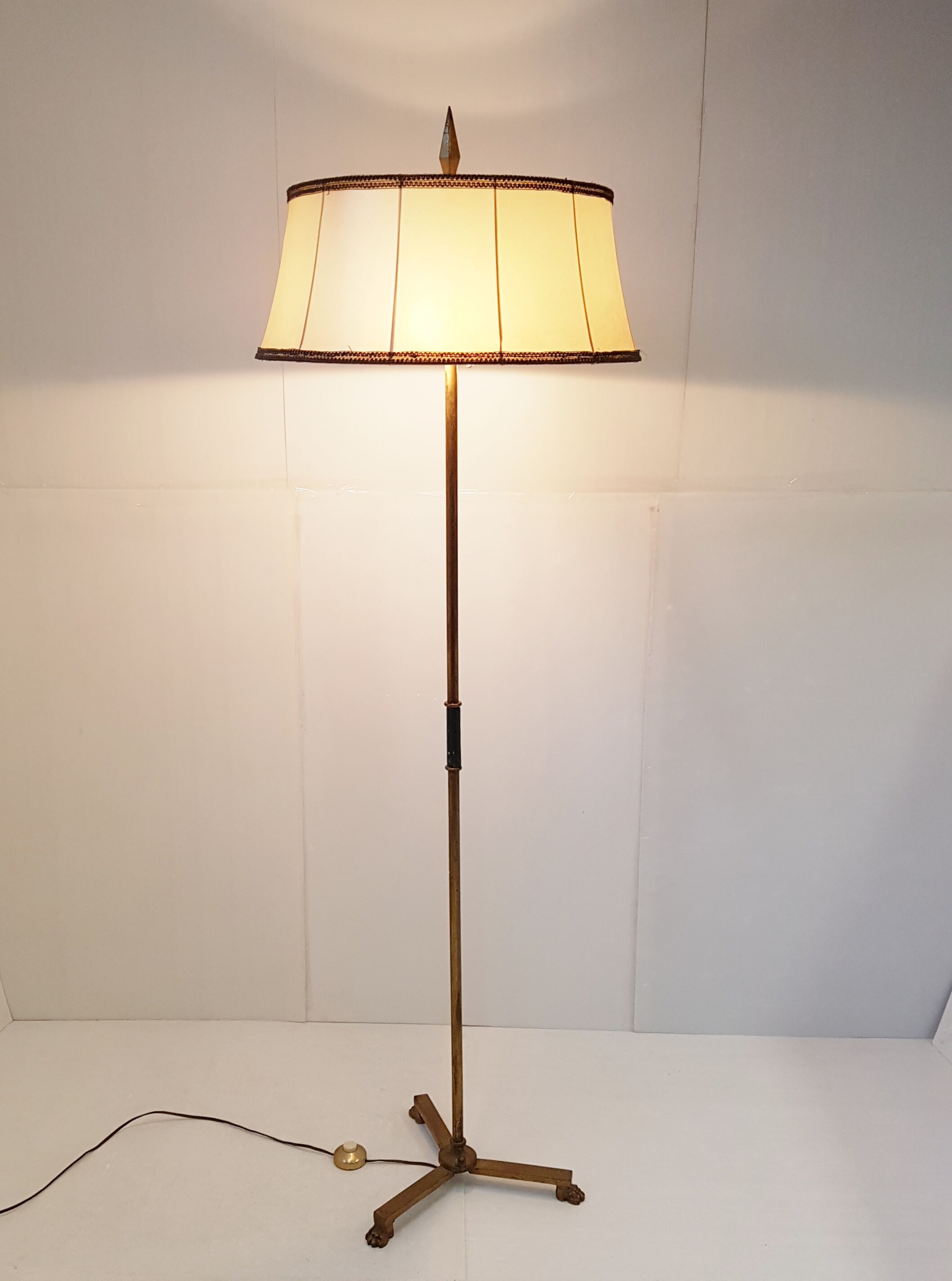 Vintage 1950 lion paw floor lamp