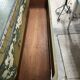 Commode en bois peint