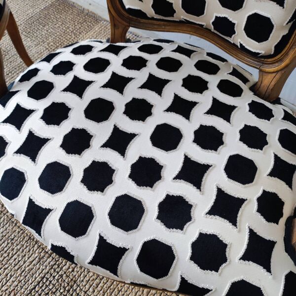 Paire de fauteuils cabriolets louis xv