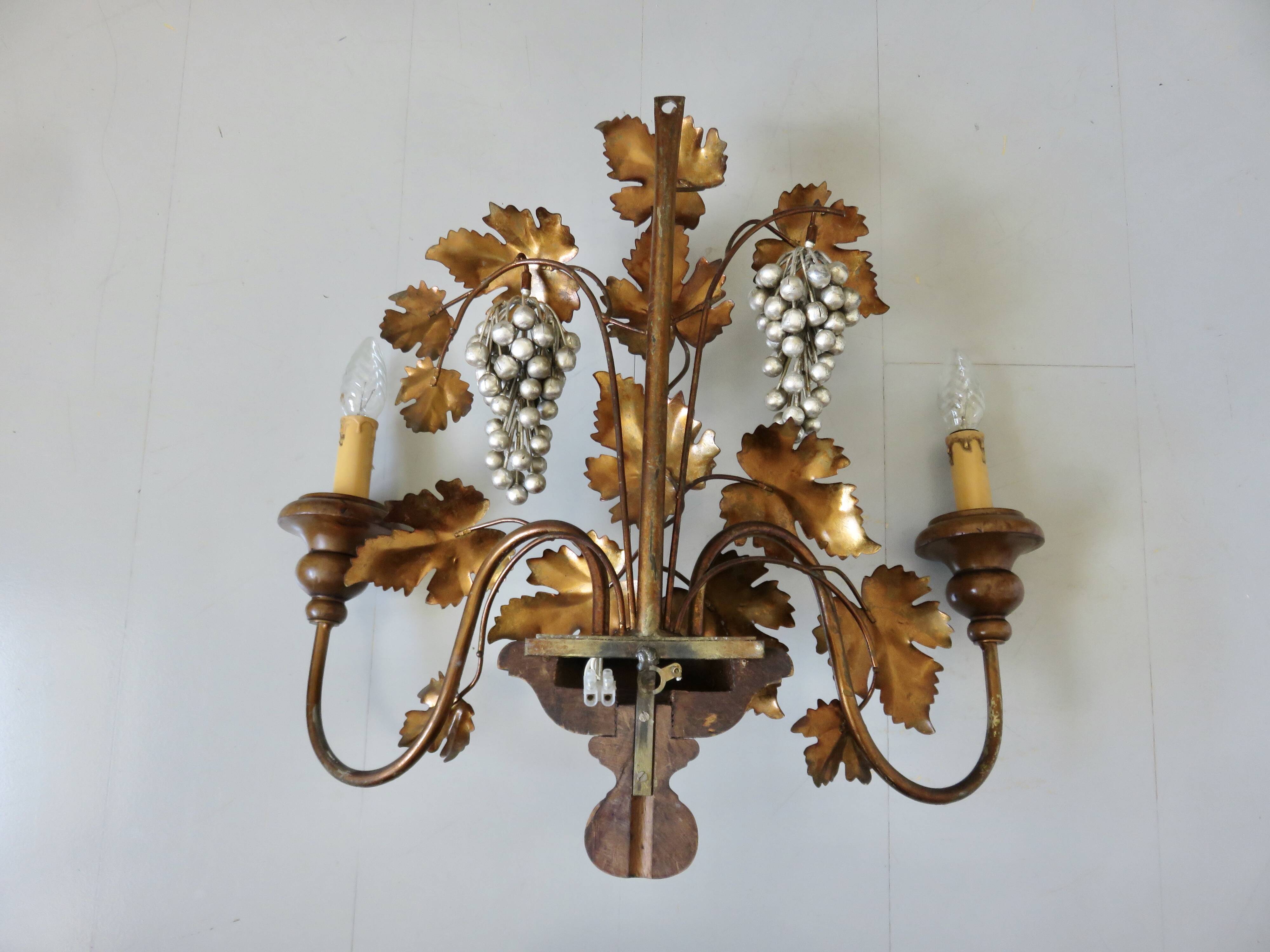 Florentine “grape” wall lamp Italy, 1940 - 1950