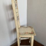 Chaise en bois enfant blanche et fleurie peinte à la main