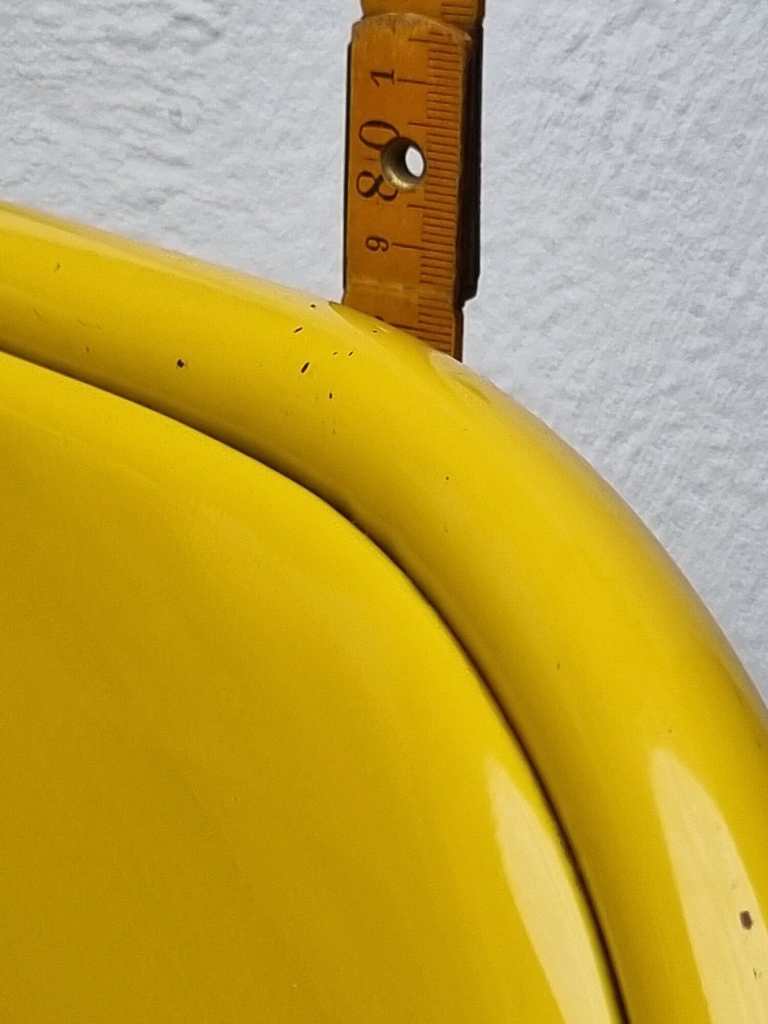 Ensemble de six chaises en métal pliantes jaunes Eurosit