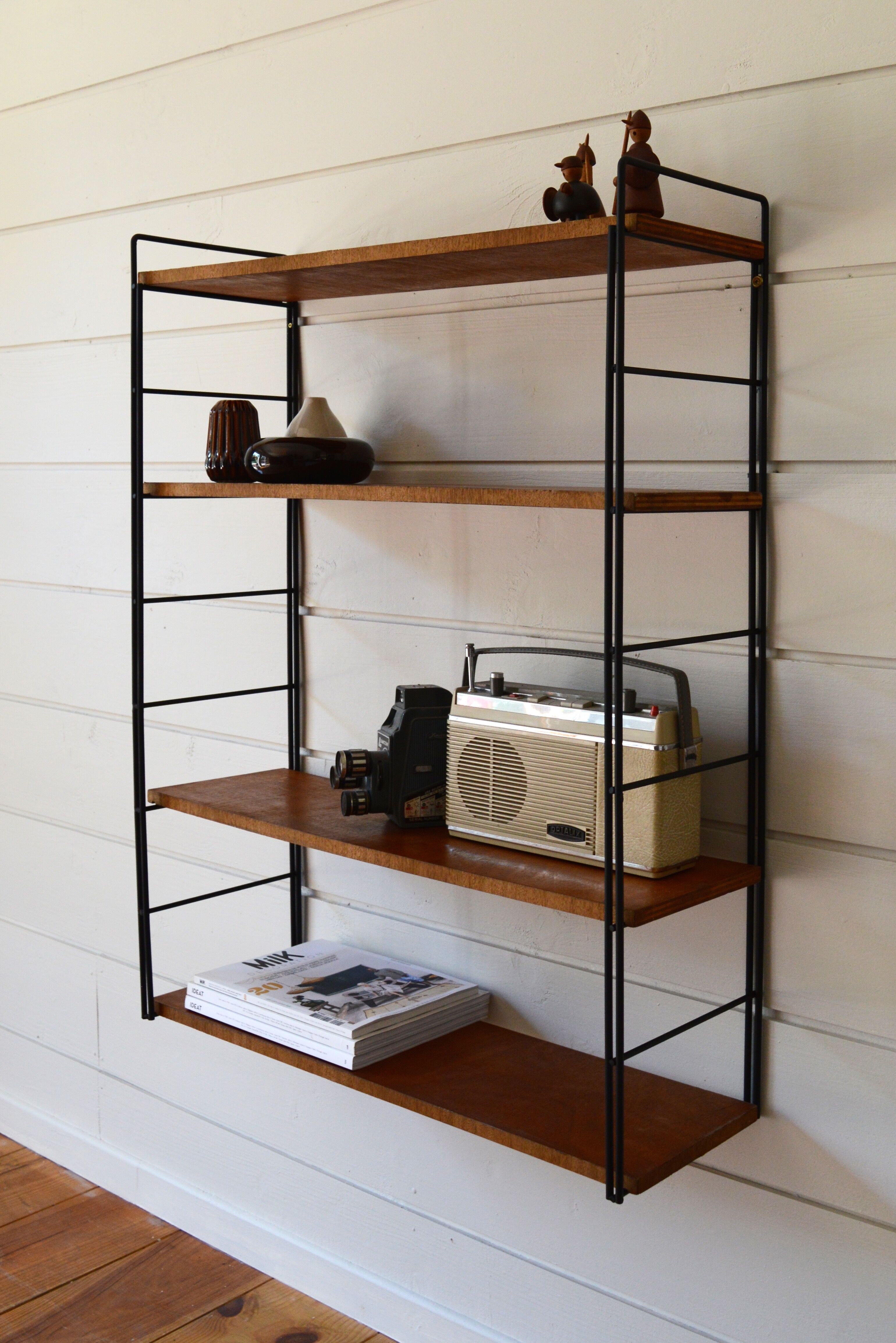 String shelf