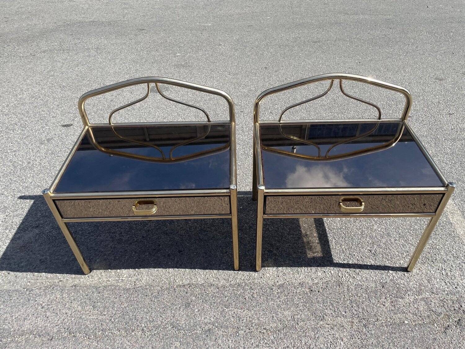 Set of 2 bedside tables in chrome-plated brass with mirrored glass effect, 1977