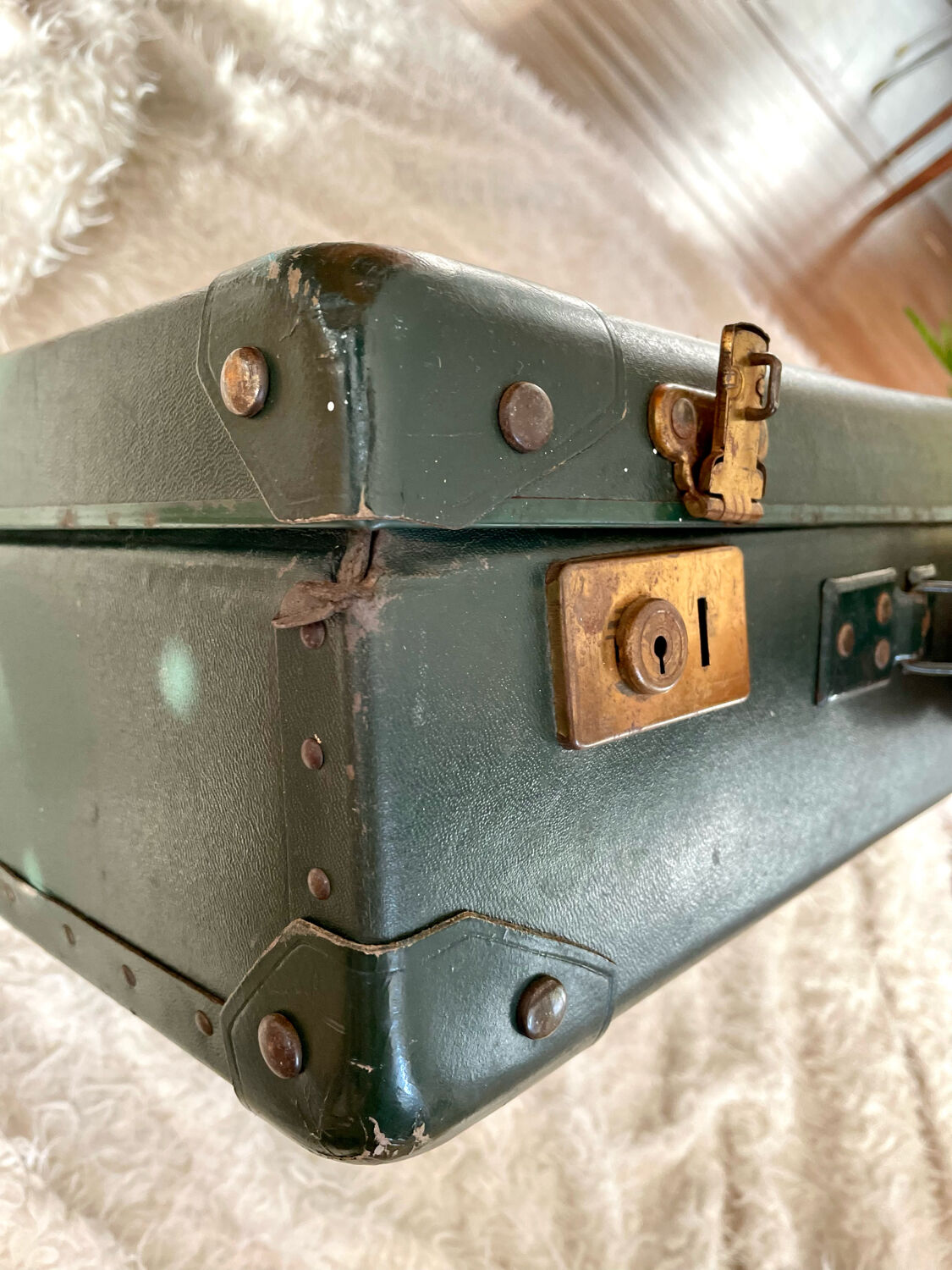 Valise carton vintage vert foncé