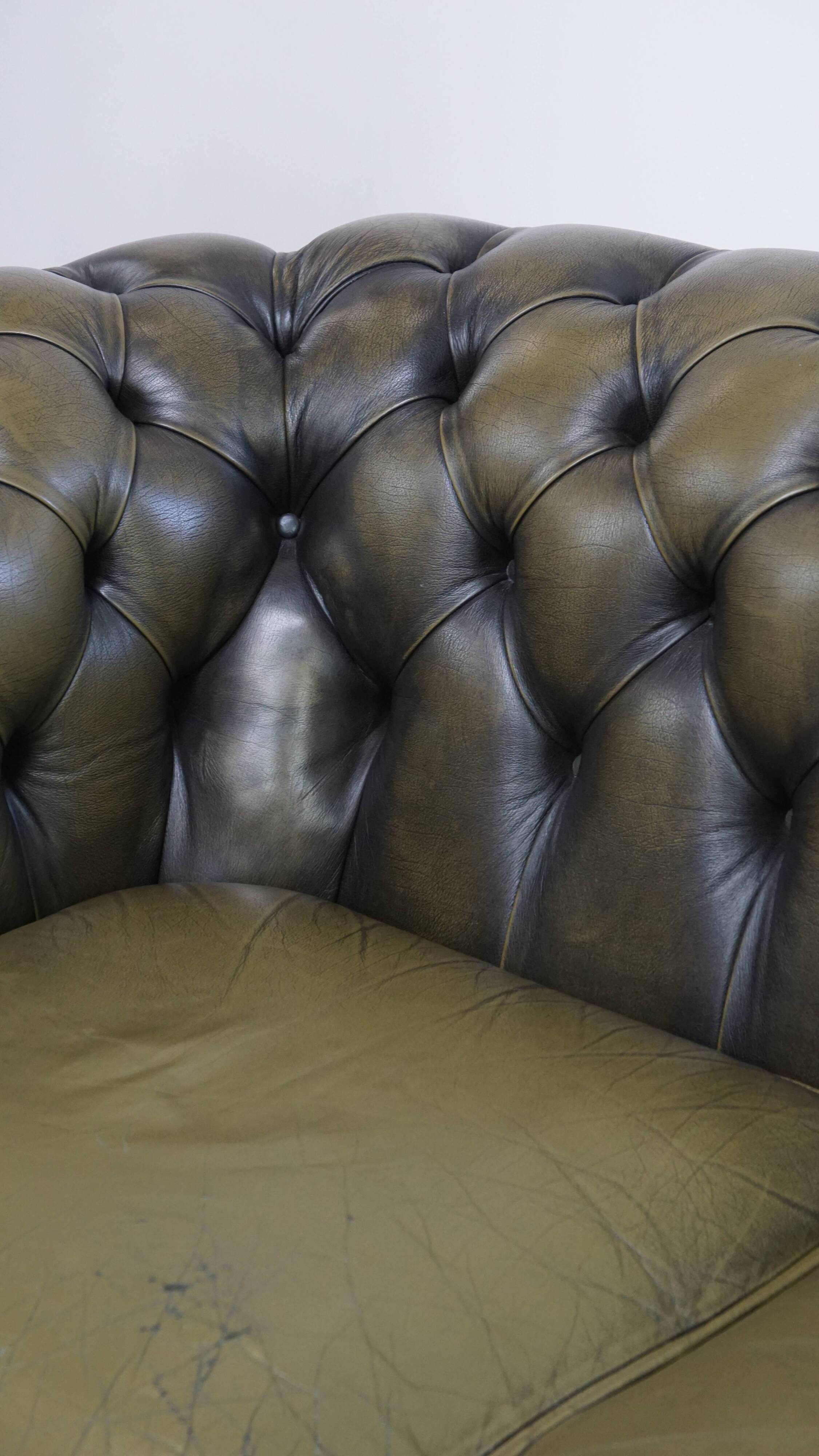 Green Vintage English Cowhide Leather Chesterfield 2-Seater Sofa