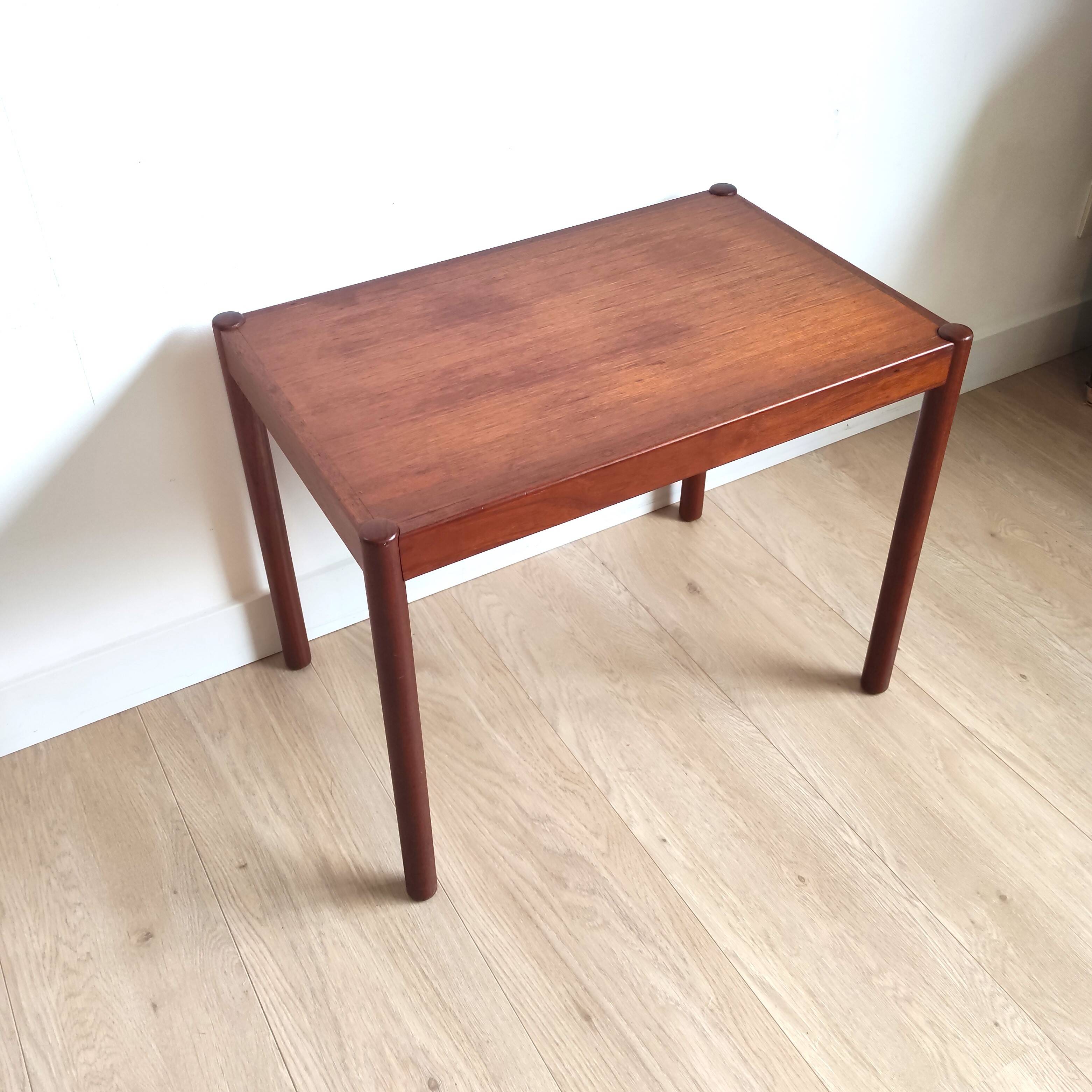 Vintage side table in teak - Swedish design - 1960s