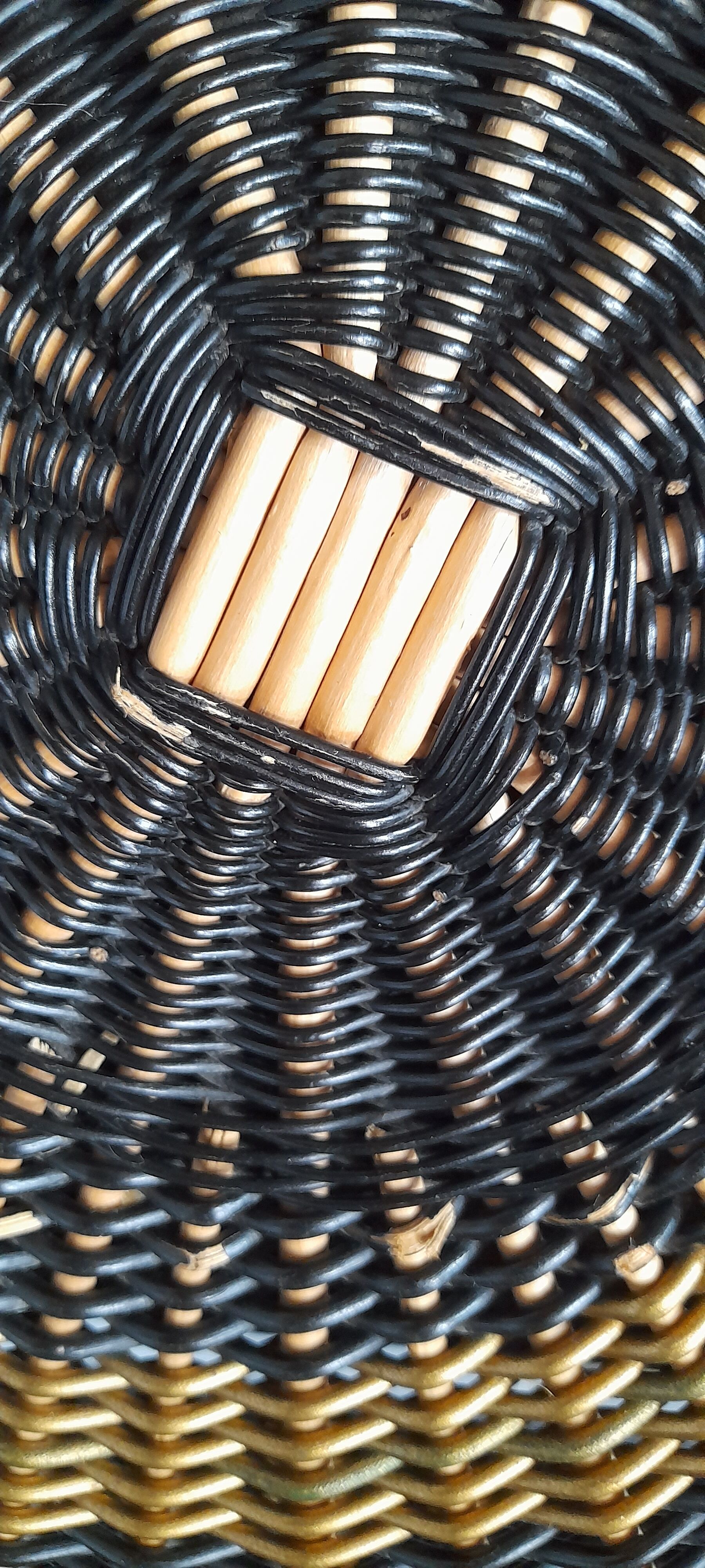 Braid wicker top, spiral