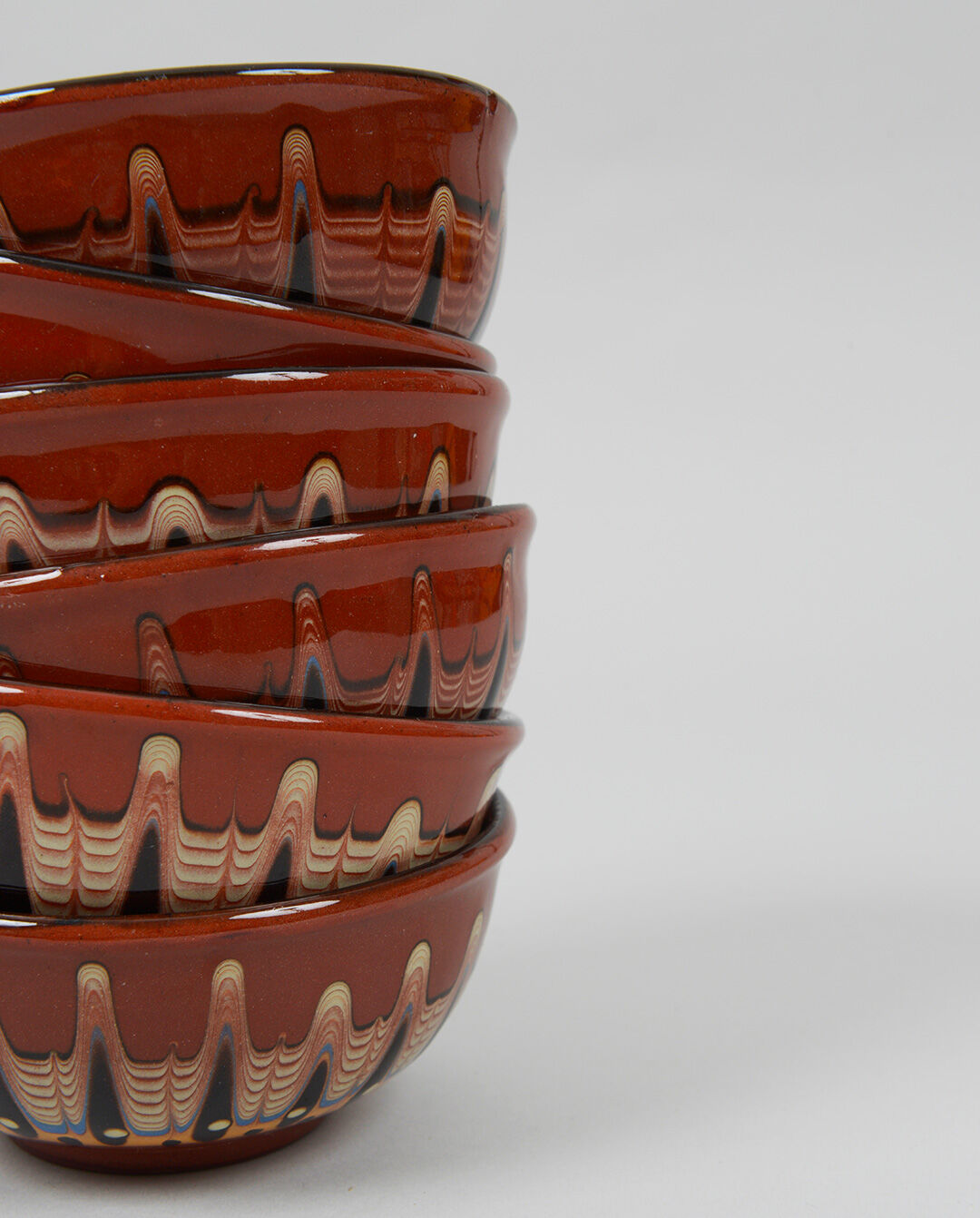 Enamelled ceramic bowls