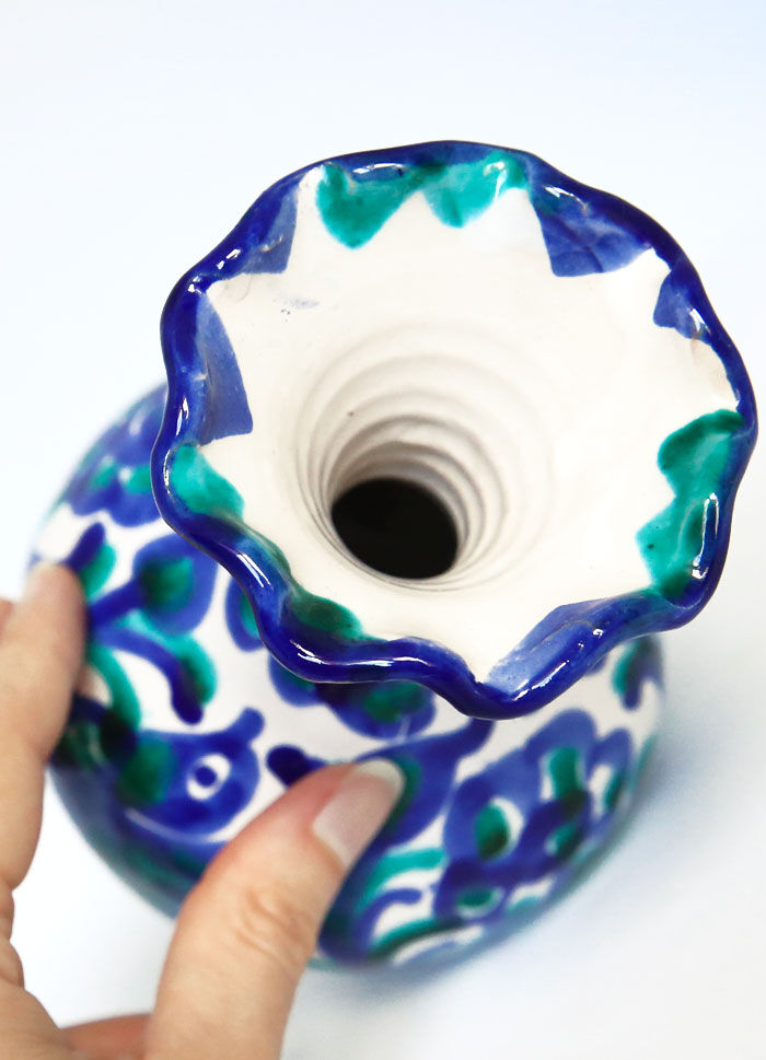 Romantic Spanish vase with hand-painted earthenware bird