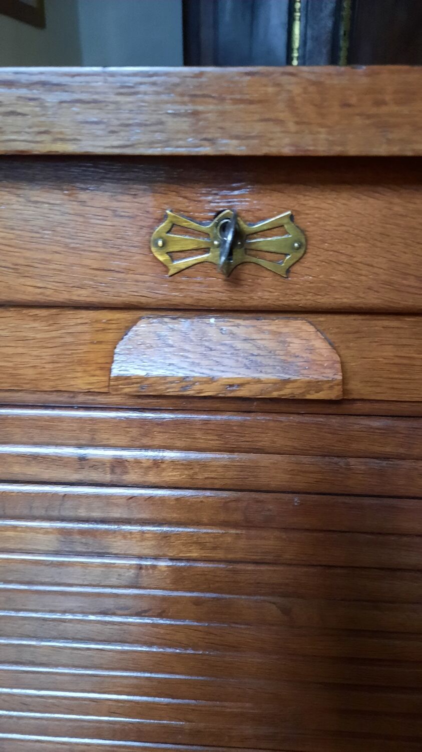 Curtain binder cabinet