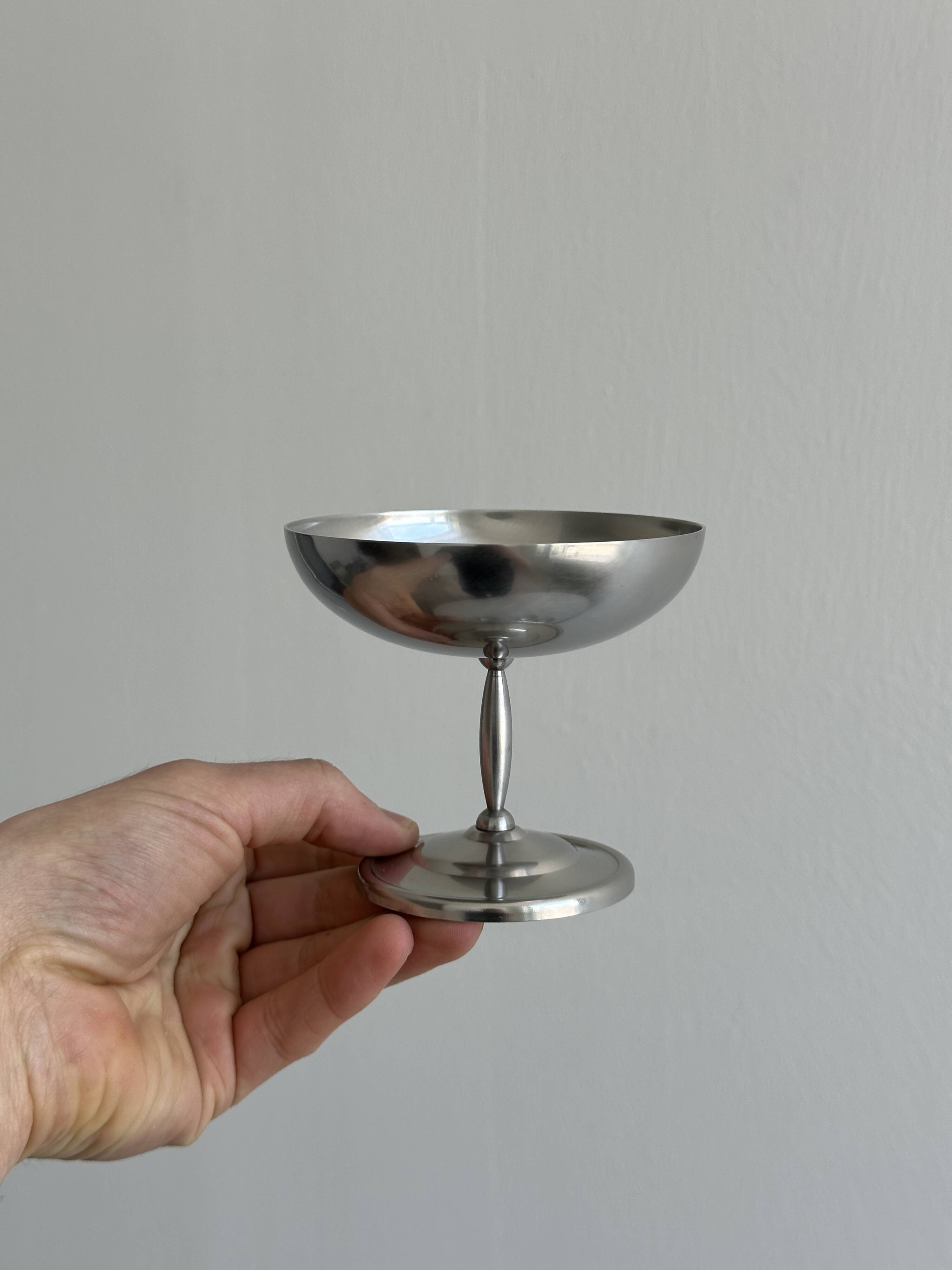 8 stainless steel dessert bowls