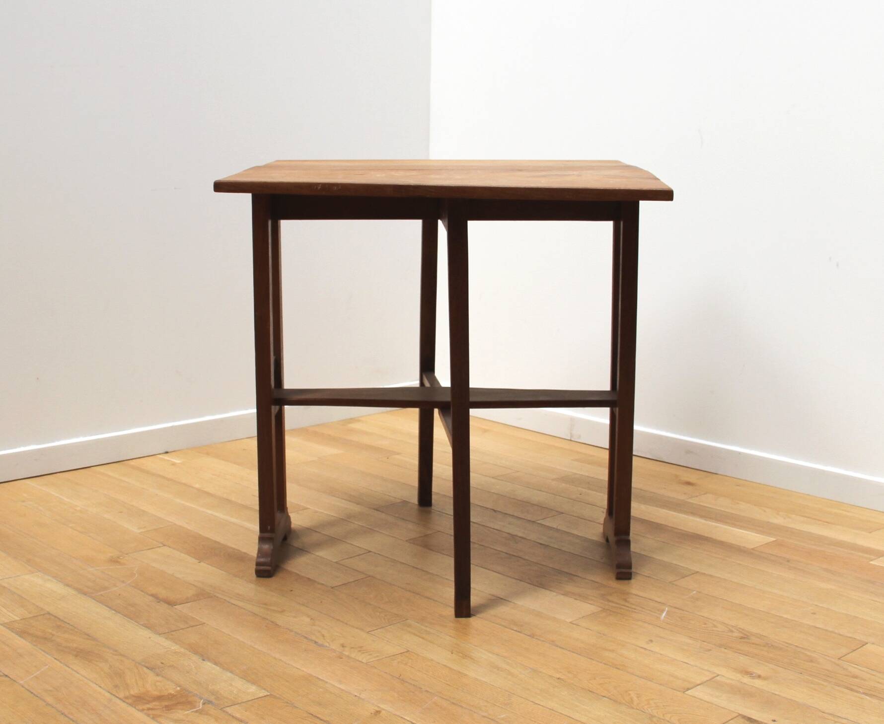 Vintage English server