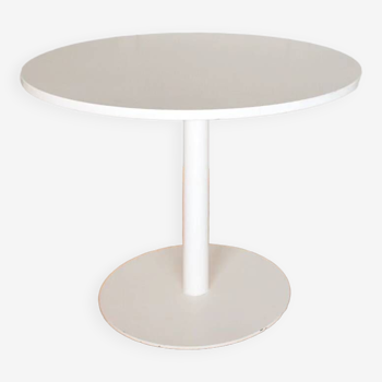 Round tulip table central foot