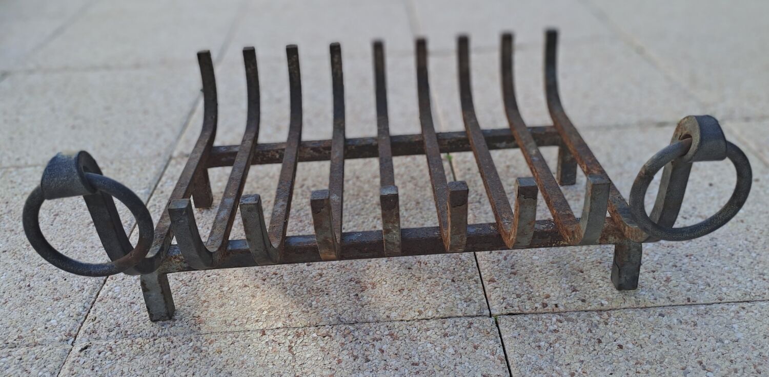 Cast iron log holder