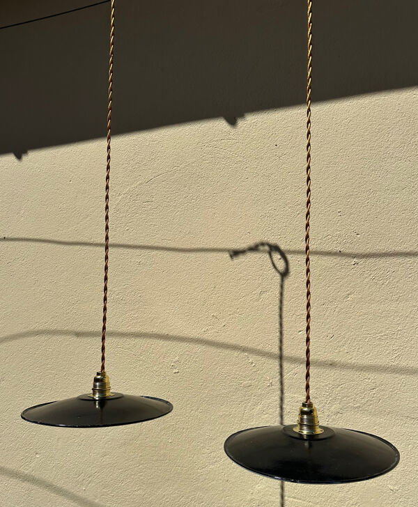 2 suspensions indus abat jour tôle émaillée vintage