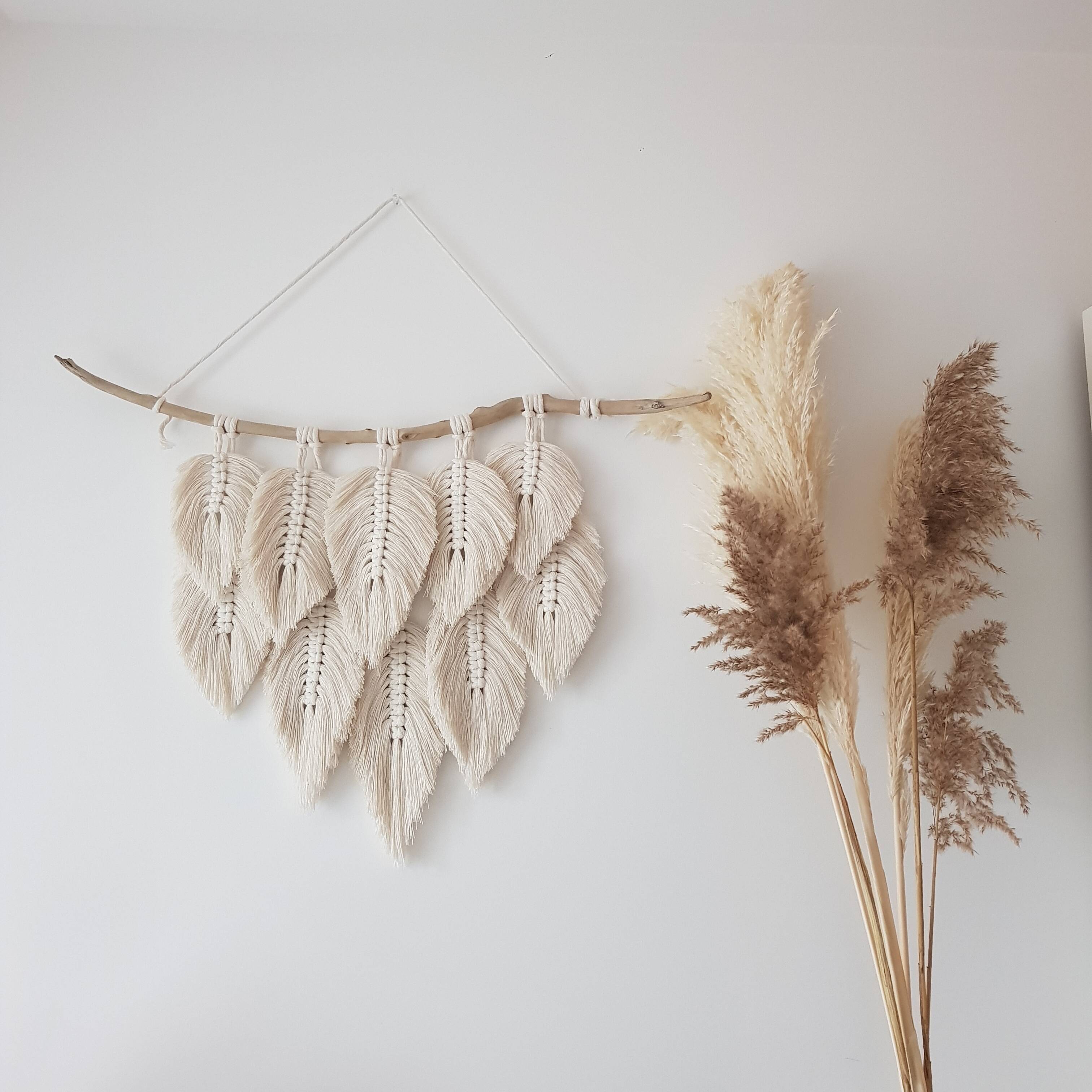 Macramé wall hanging feathers