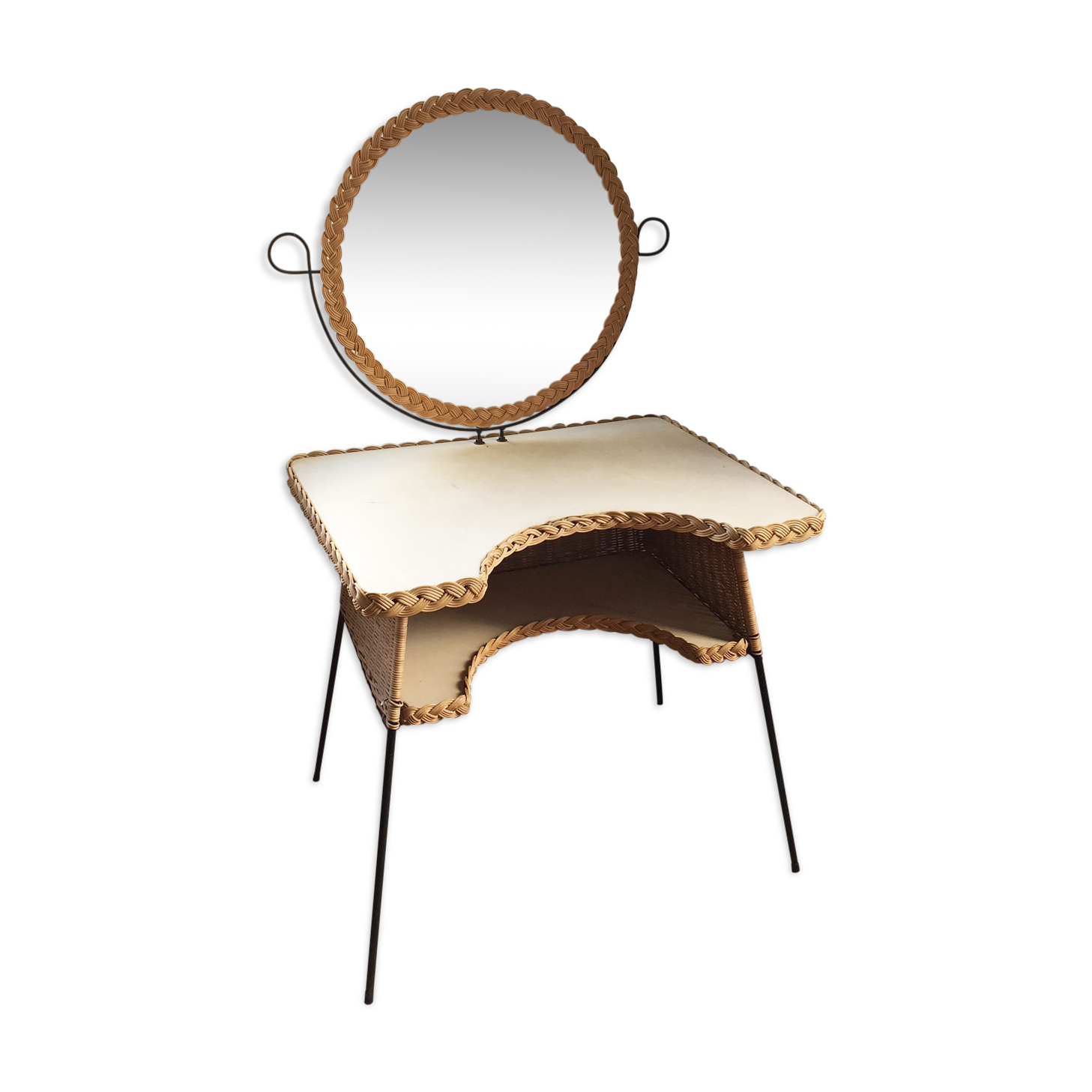 Vintage wicker vanity