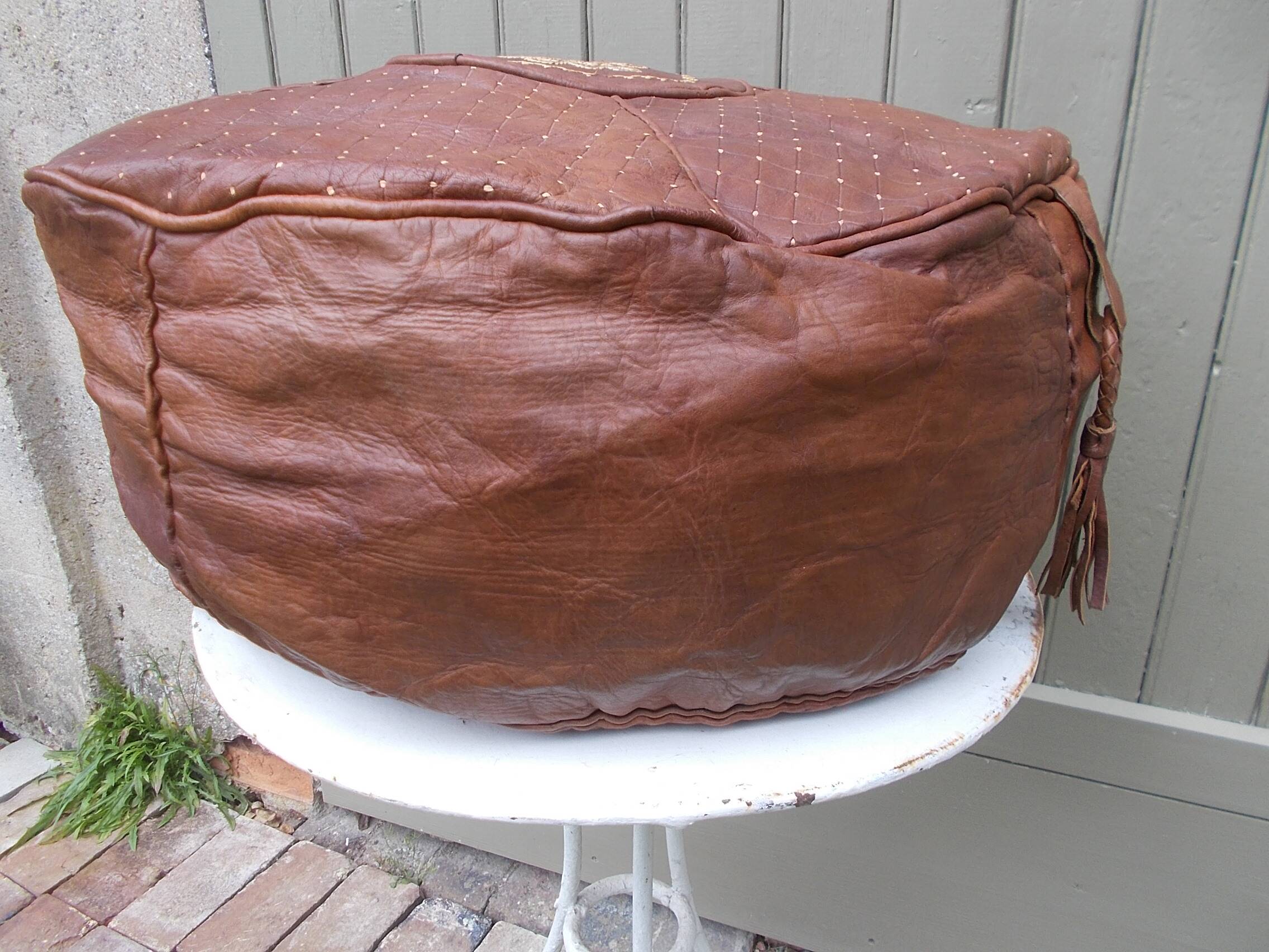 Large vintage Moroccan leather pouf n°2
