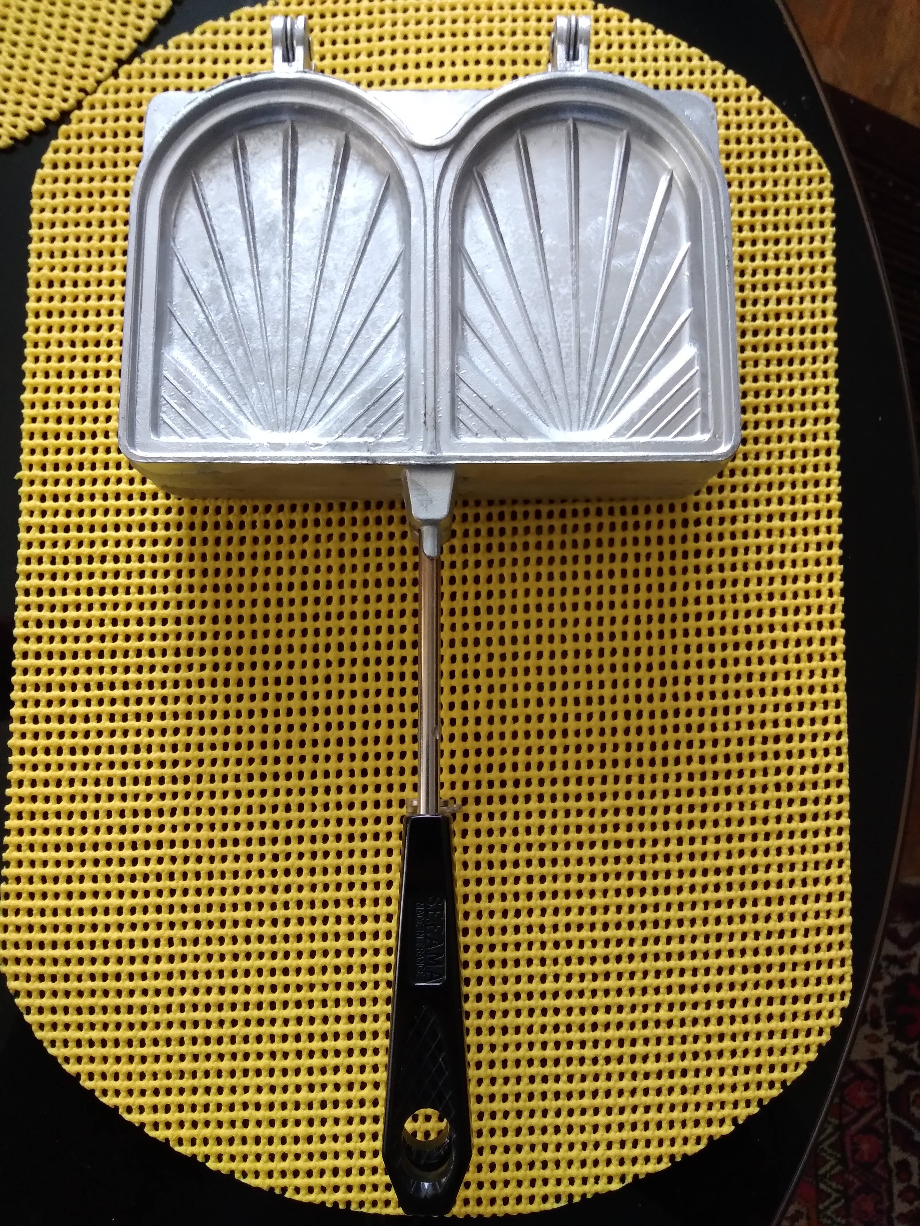 Double waffle iron sefema made in vintage france