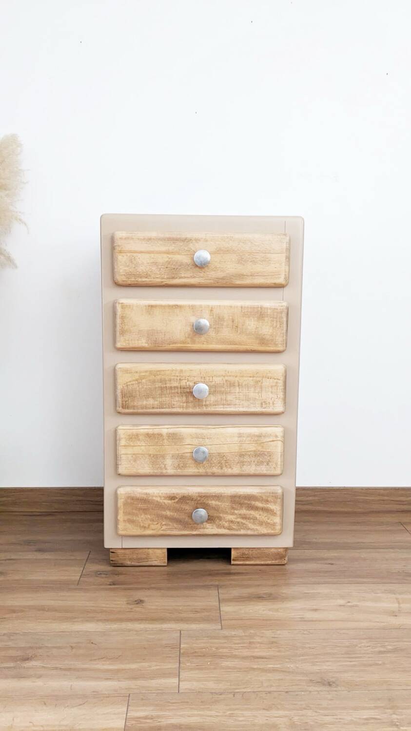 Country chic style chiffonier